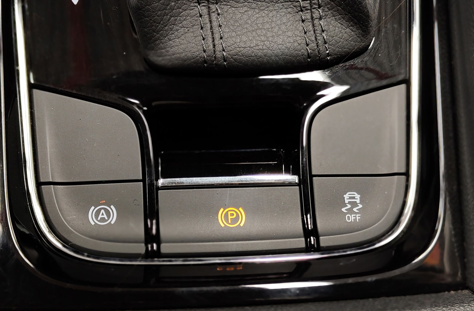 Škoda Karoq 1.5 TSI ACT Ambition DSG - foto 33