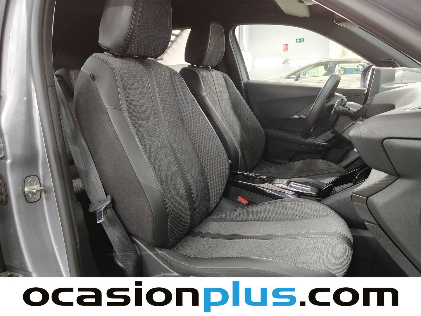 Peugeot 2008 Peugeot 2008 Allure Hybrid eDCS6  (136 CV) automático