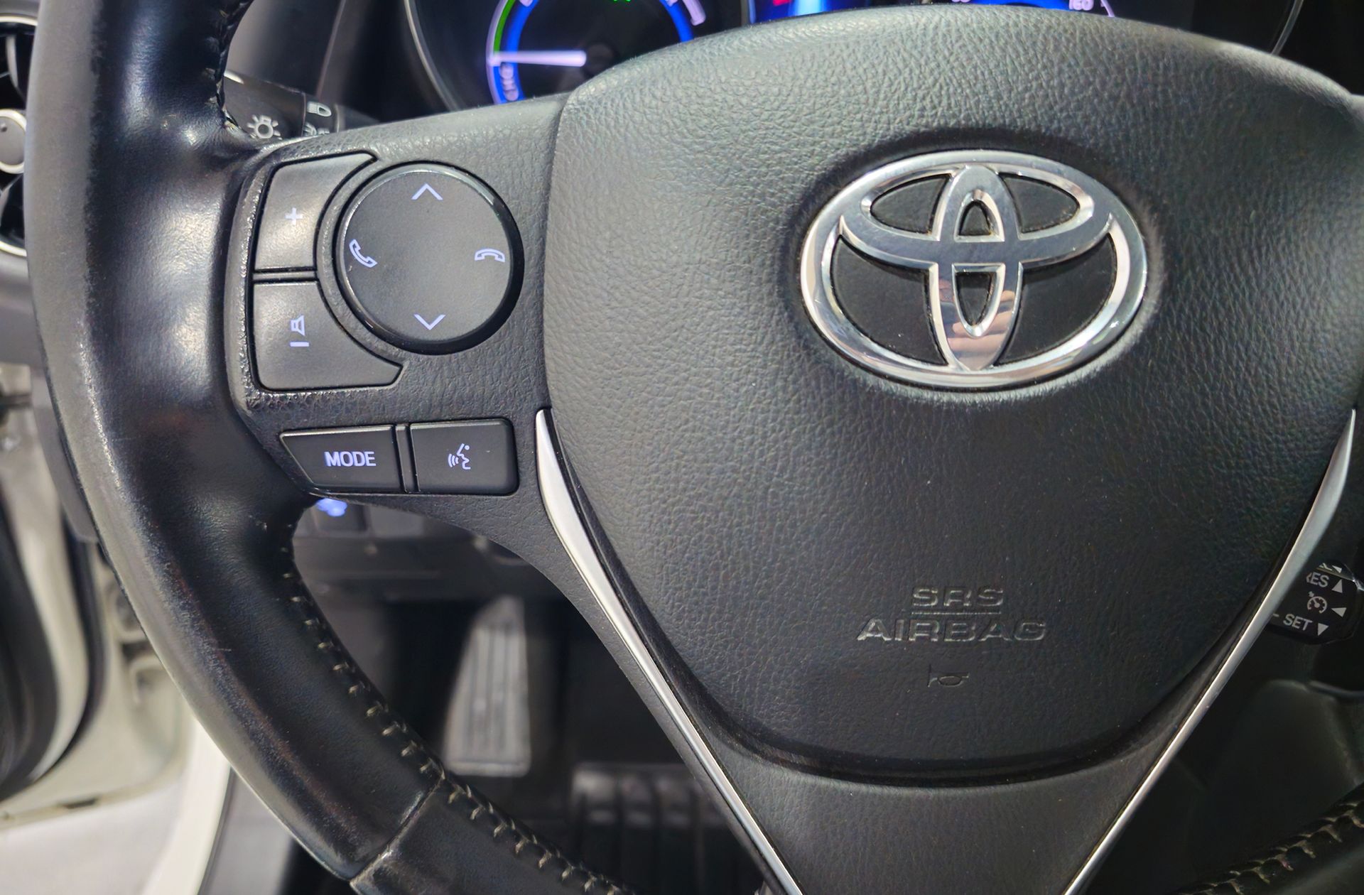 Toyota Auris 140H Touring Sports Active - foto 24