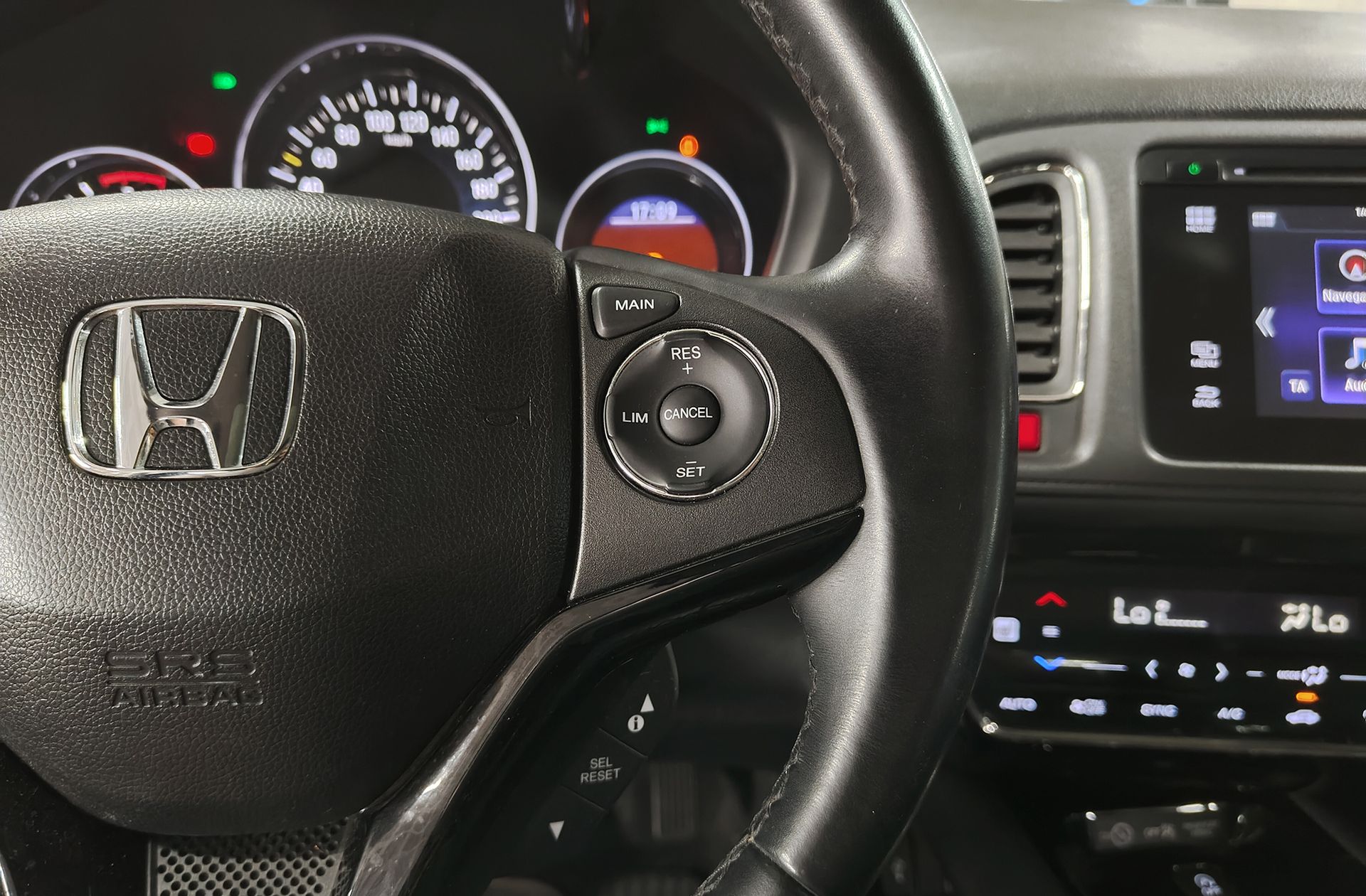 Honda HR-V 1.6 i-DTEC Executive - foto 27