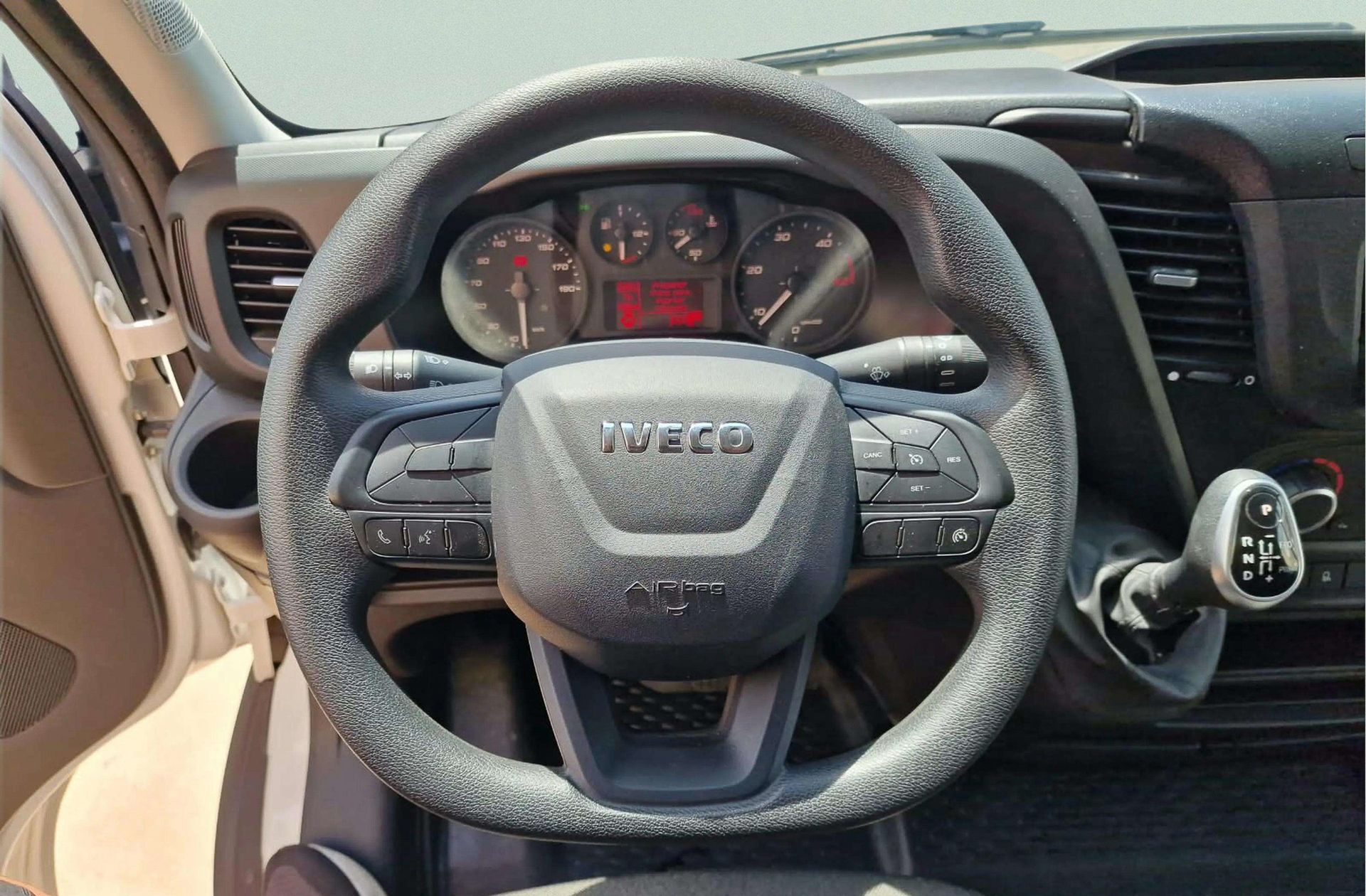 Iveco Daily Furgon 35S 16H V 3520/H2 3 plazas - foto 16