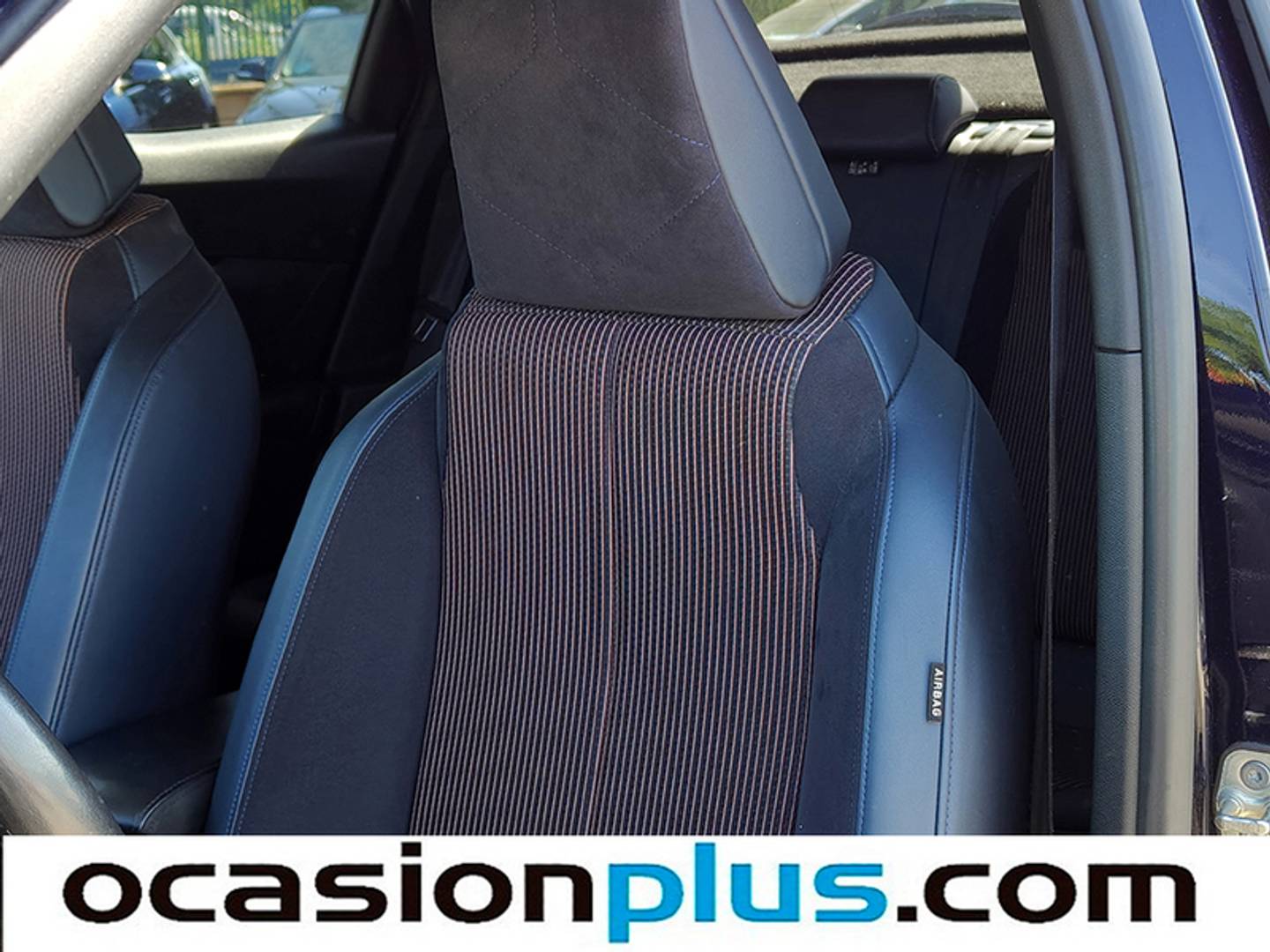 Foto DS DS 3 Crossback DS DS3 Crossback BlueHDi 130 Ines de la Fressange Auto (131 CV)