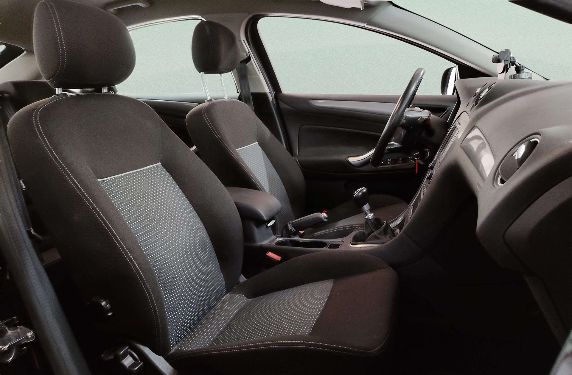 Ford Mondeo 2.0 TDCi Limited Edition - foto 15