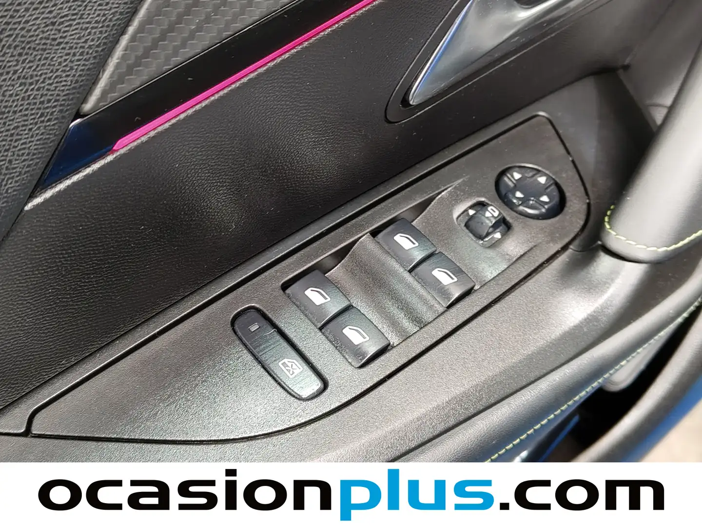 Foto Peugeot 2008 Peugeot 2008 PureTech 130 S&S GT (130 CV)