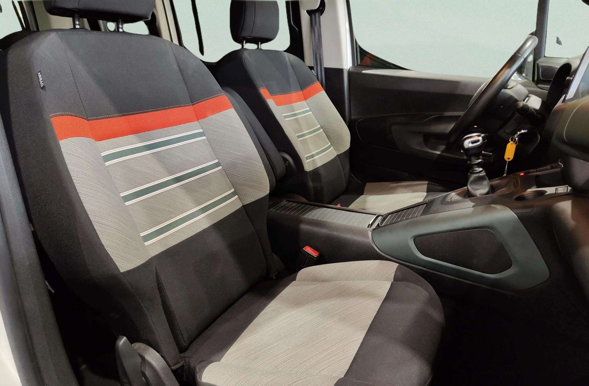 Citroën Berlingo PureTech 110 Talla M Shine - foto 18