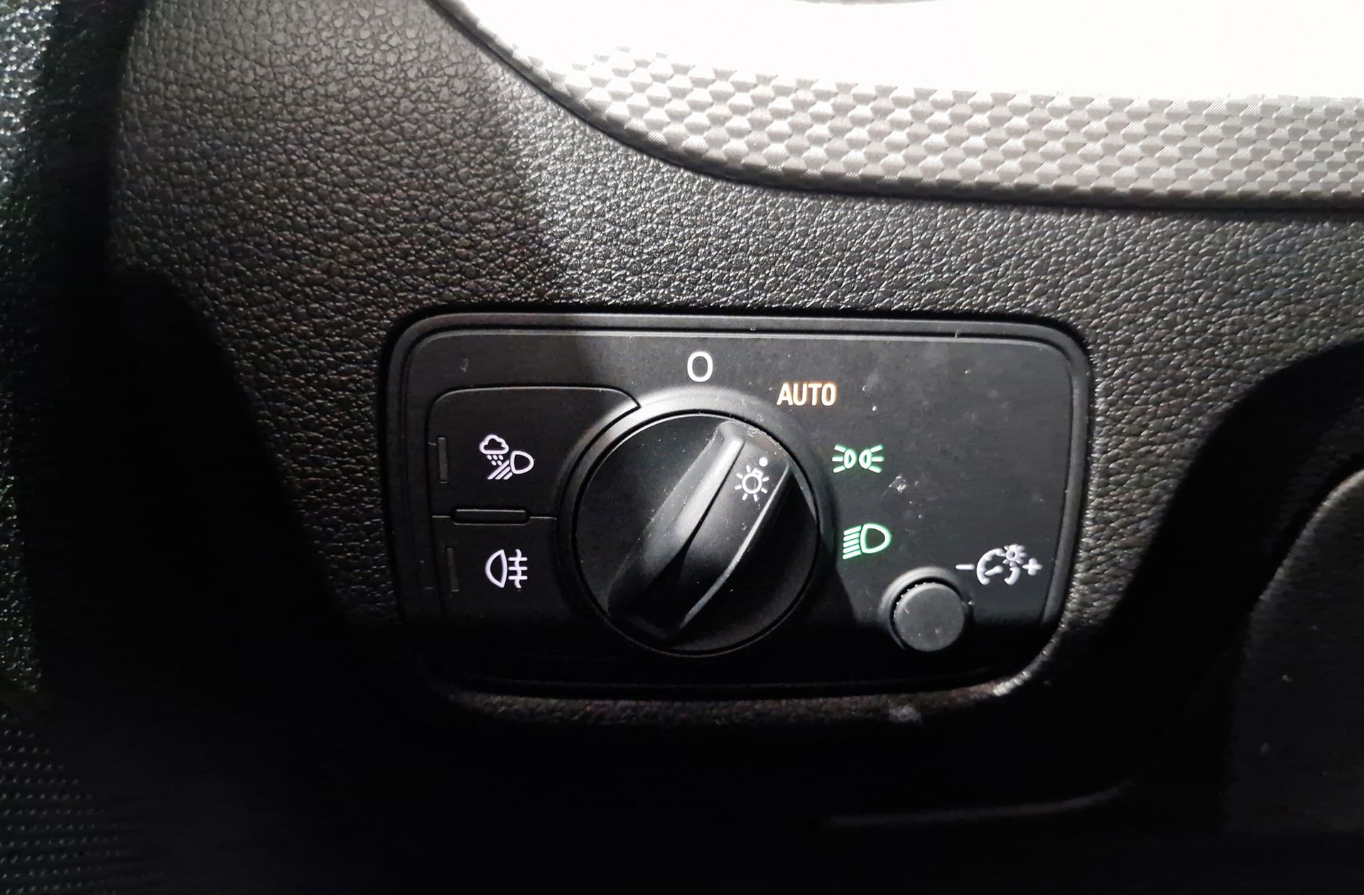 Audi Q2 Advanced 30 TDI S tronic - foto 20