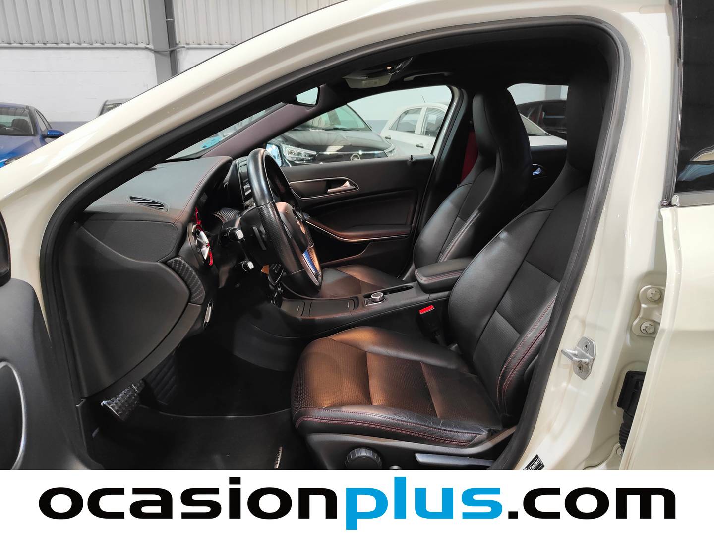 Foto asientos delanteros Mercedes Clase A Mercedes Clase A 250 AMG Line 4Matic (211 CV)