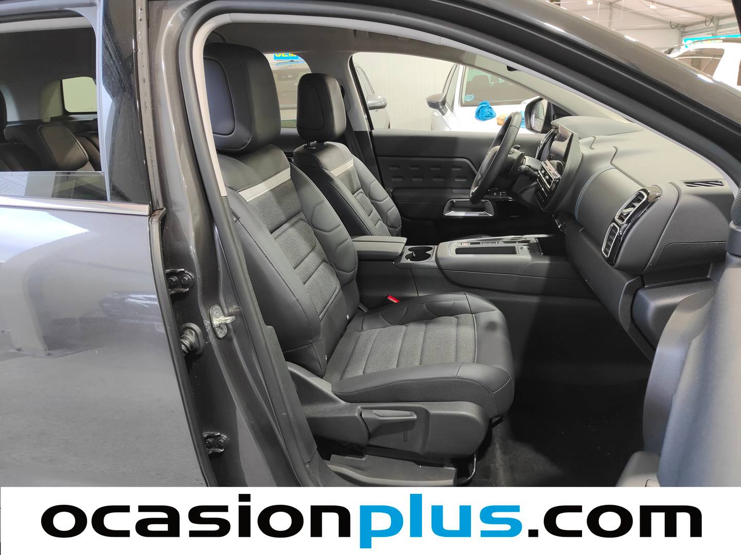 Foto Citroën C5 Aircross Citroen C5 Aircross Plug-in Hybrid 180 Plus e-EAT8 (180 CV)