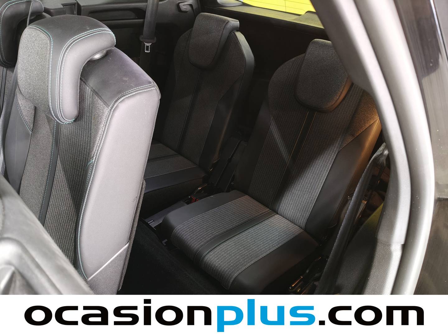 Foto asientos delanteros Peugeot 5008 Peugeot 5008 BlueHDI 130 S&S Allure Pack EAT8 7 Plazas (130 CV)