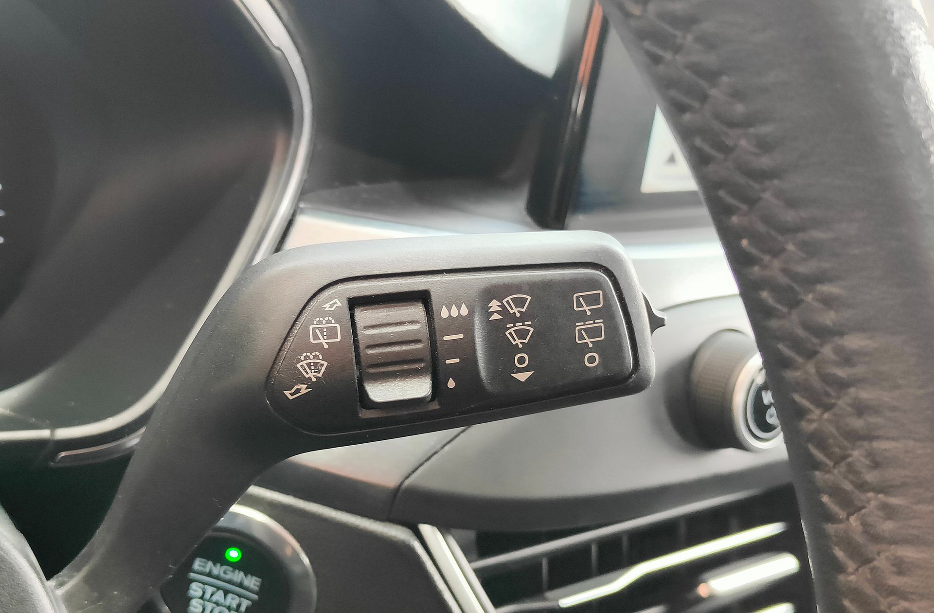 Ford Focus 1.0 EcoBoost Active - foto 28