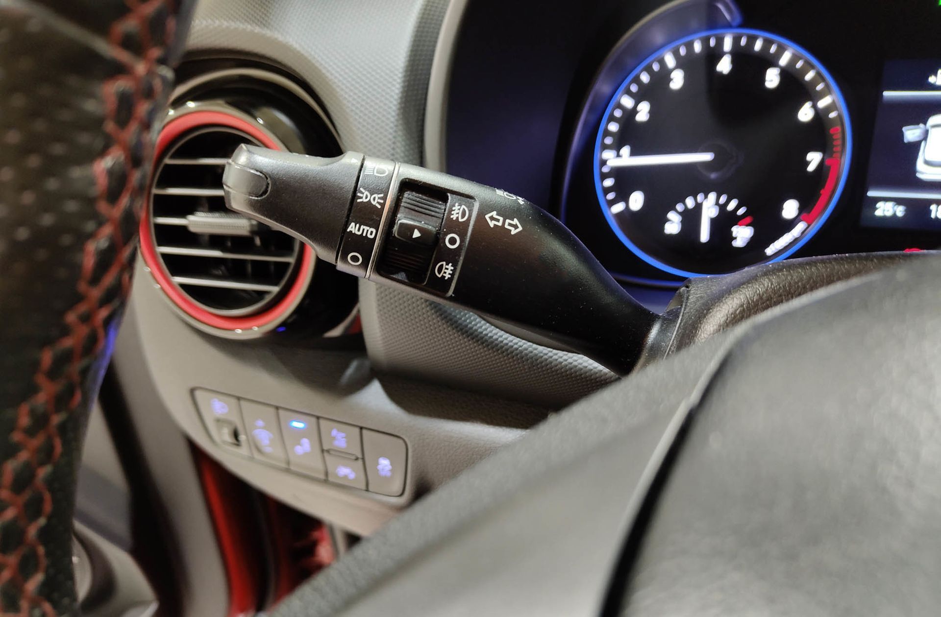 Hyundai Kona 1.0 T-GDi Tecno 4x2 AEB - foto 27