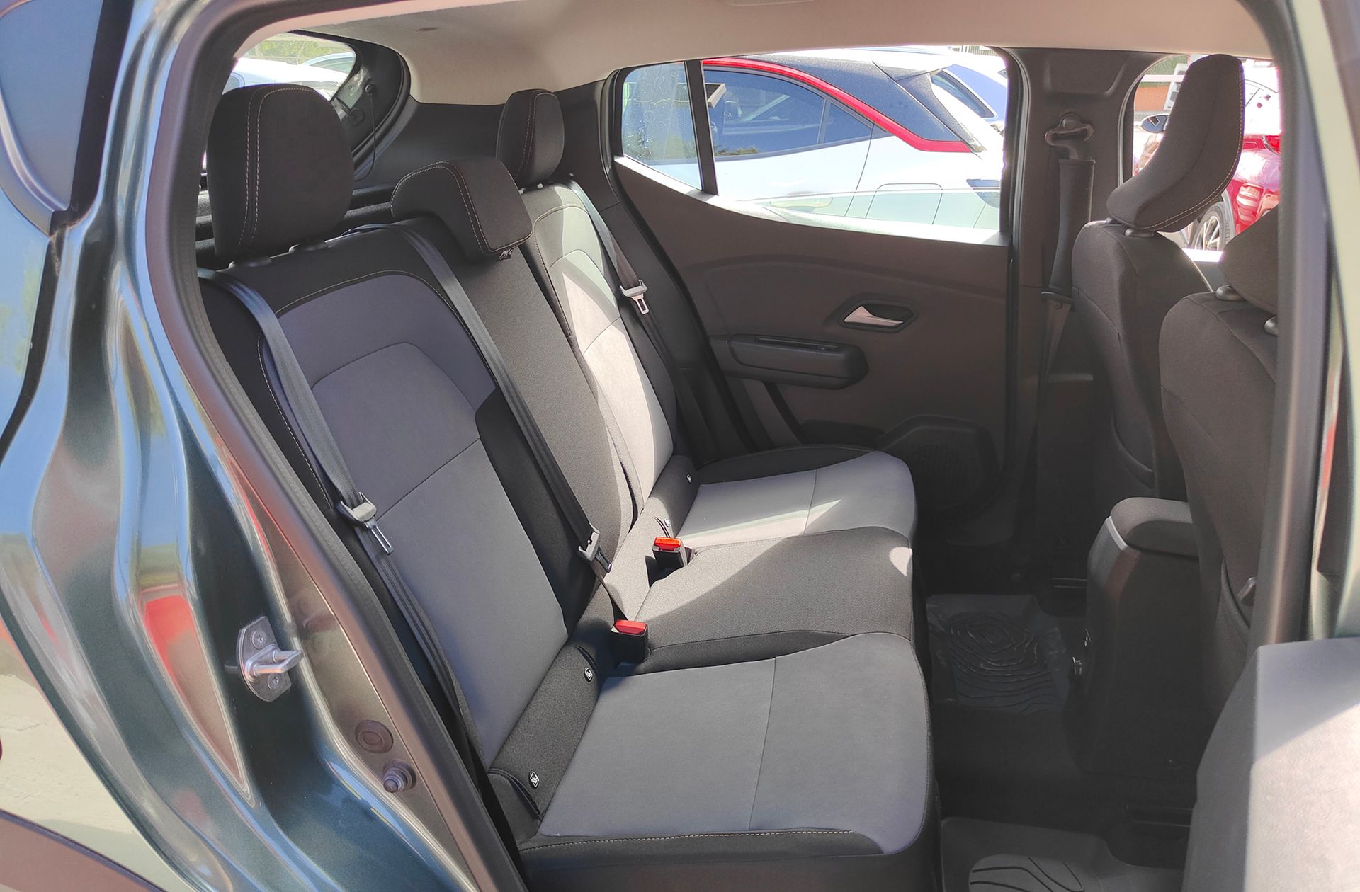 Dacia Sandero Stepway Extreme TCe CVT - foto 18