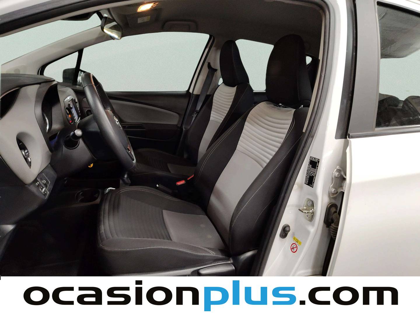 Foto asientos delanteros Toyota Yaris Toyota Yaris 70 Active (69 CV)