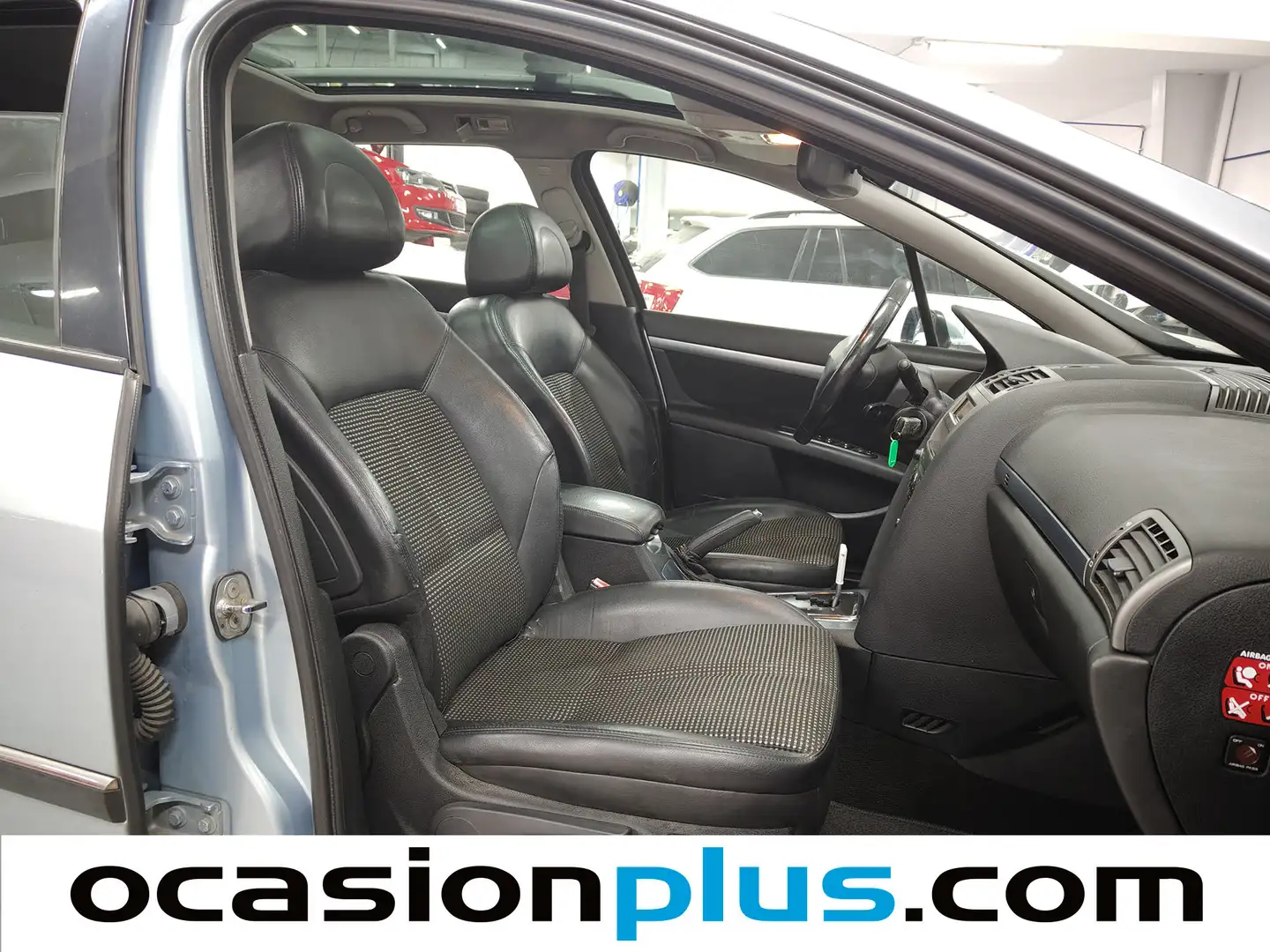 Foto Peugeot 407 SW Peugeot 407 SW SW 2.0 HDI ST Sport Pack Auto (136 CV)