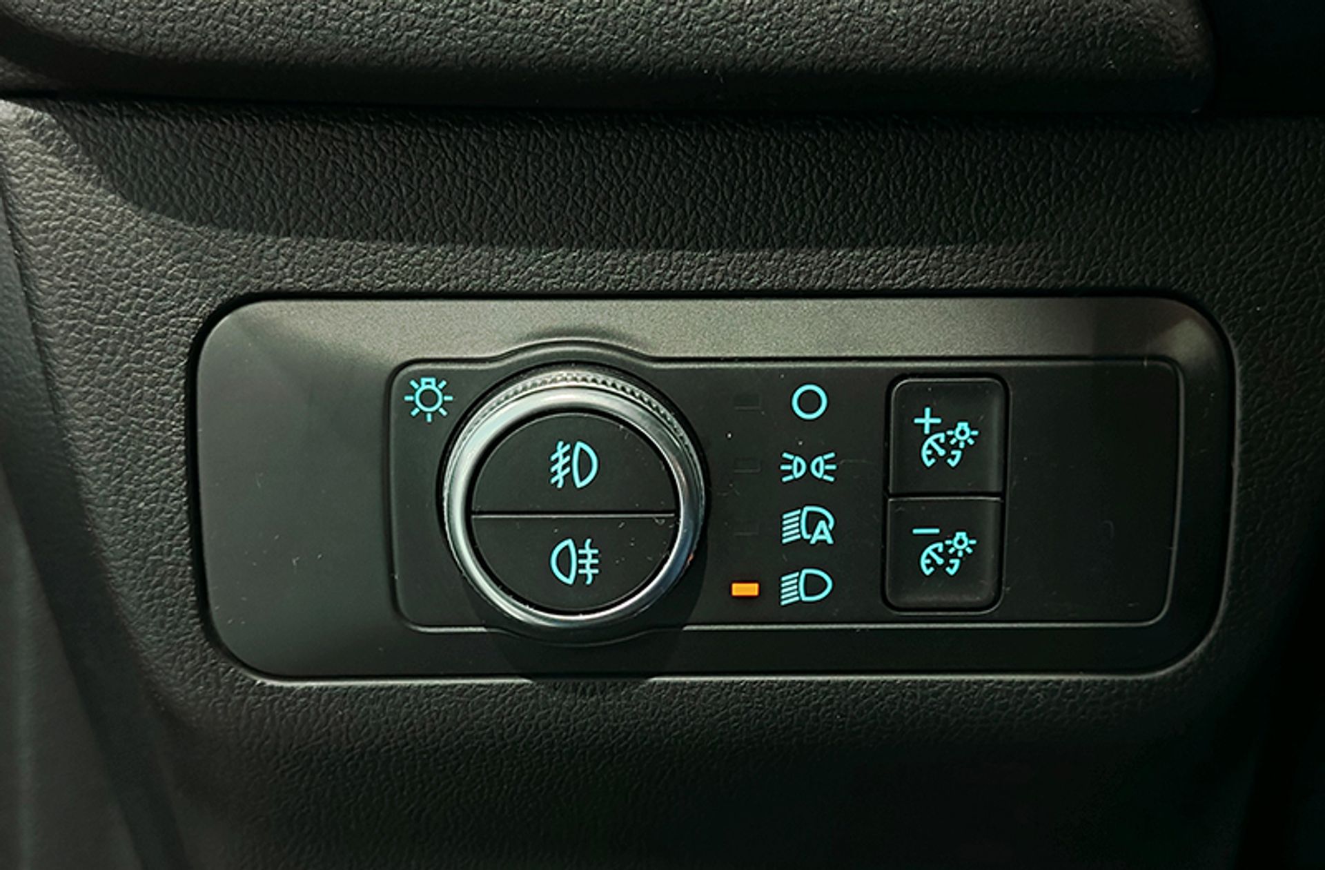 Ford Kuga 1.5 EcoBlue ST-Line - foto 25
