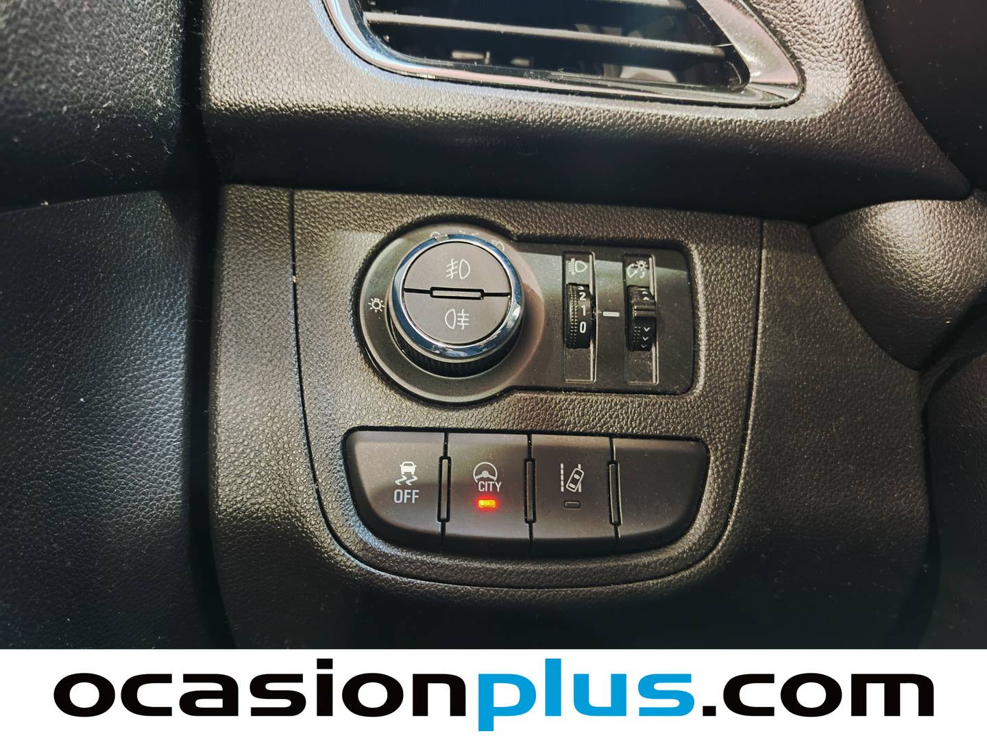 Extras y acabados del Opel Karl Opel Karl 1.0 Selective (75 CV)