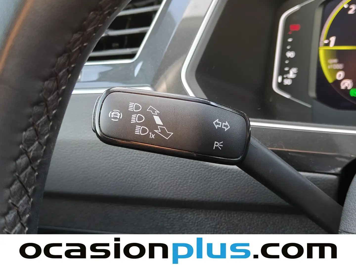 Foto Volkswagen Tiguan Volkswagen Tiguan R-Line 2.0 TDI (150 CV) DSG