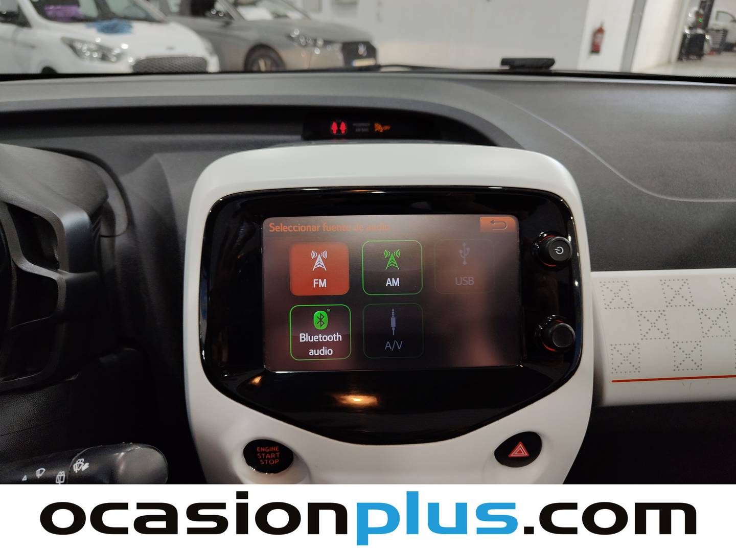 Peugeot 108 Peugeot 108 1.2 PureTech Roland Garros TOP! (82 CV) km 0