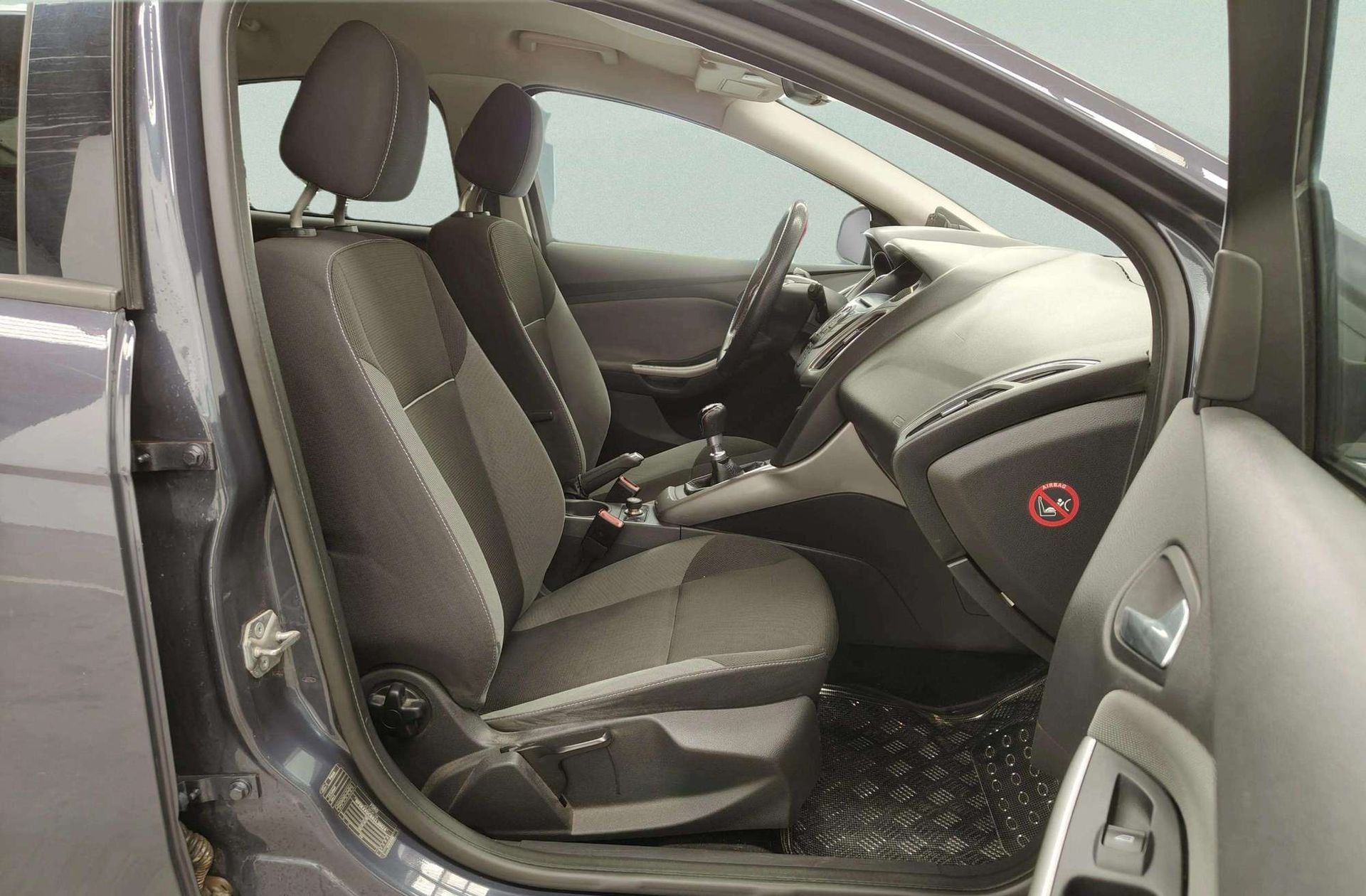 Ford Focus 1.0 EcoBoost Trend - foto 15