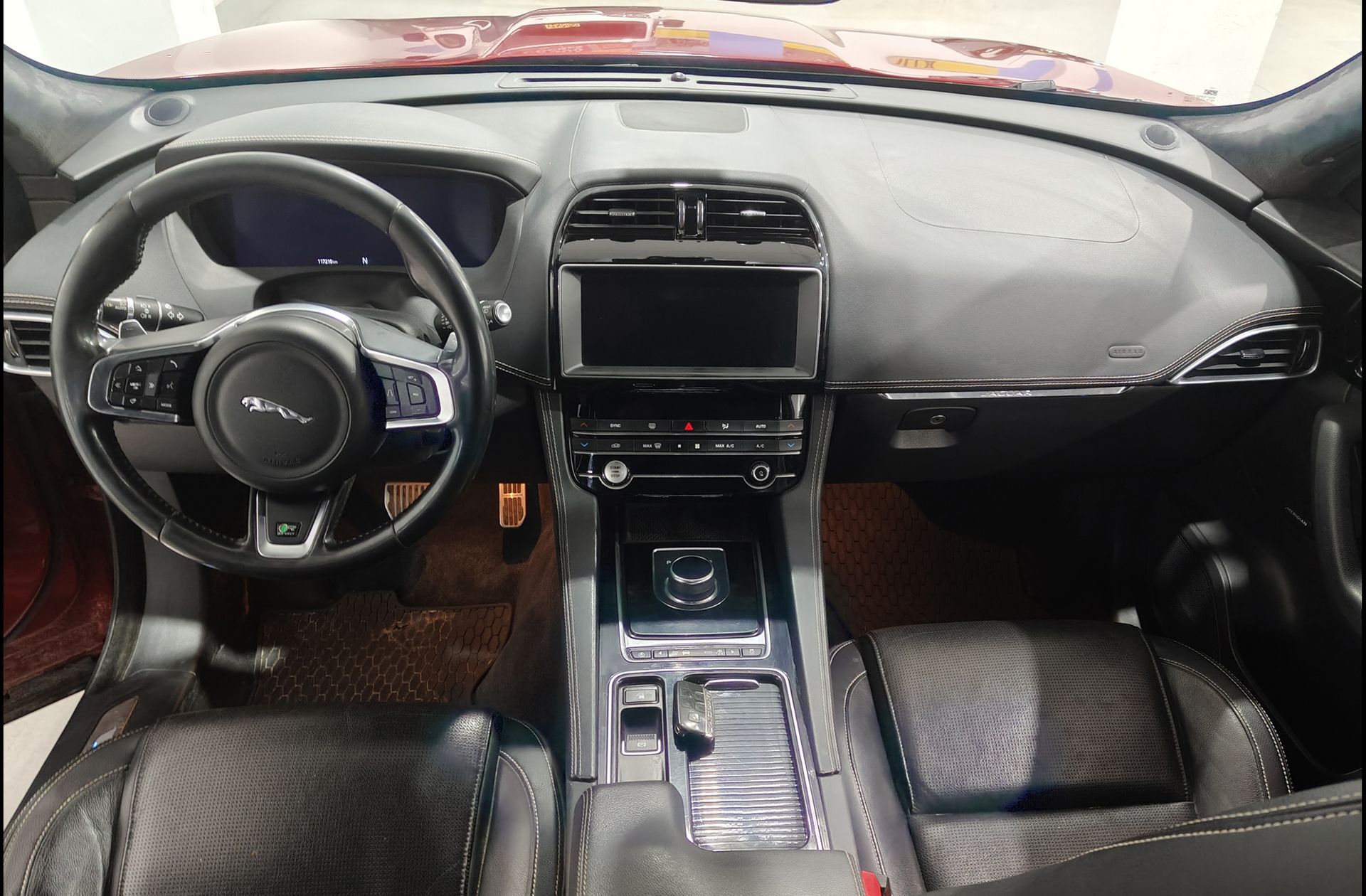 Jaguar F-Pace 2.0T i4 R-Sport AWD - foto 7