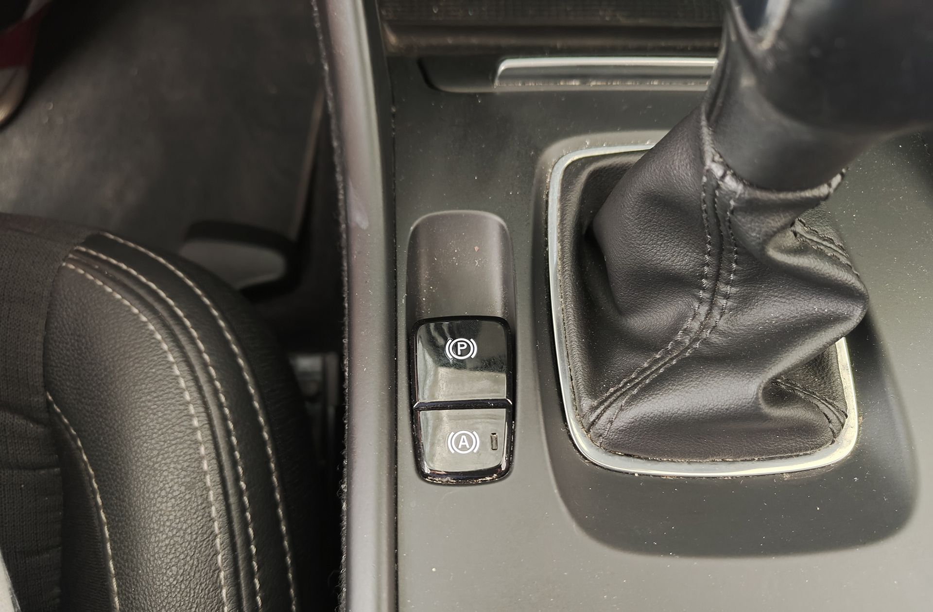Volvo XC40 D3 Business Plus - foto 31
