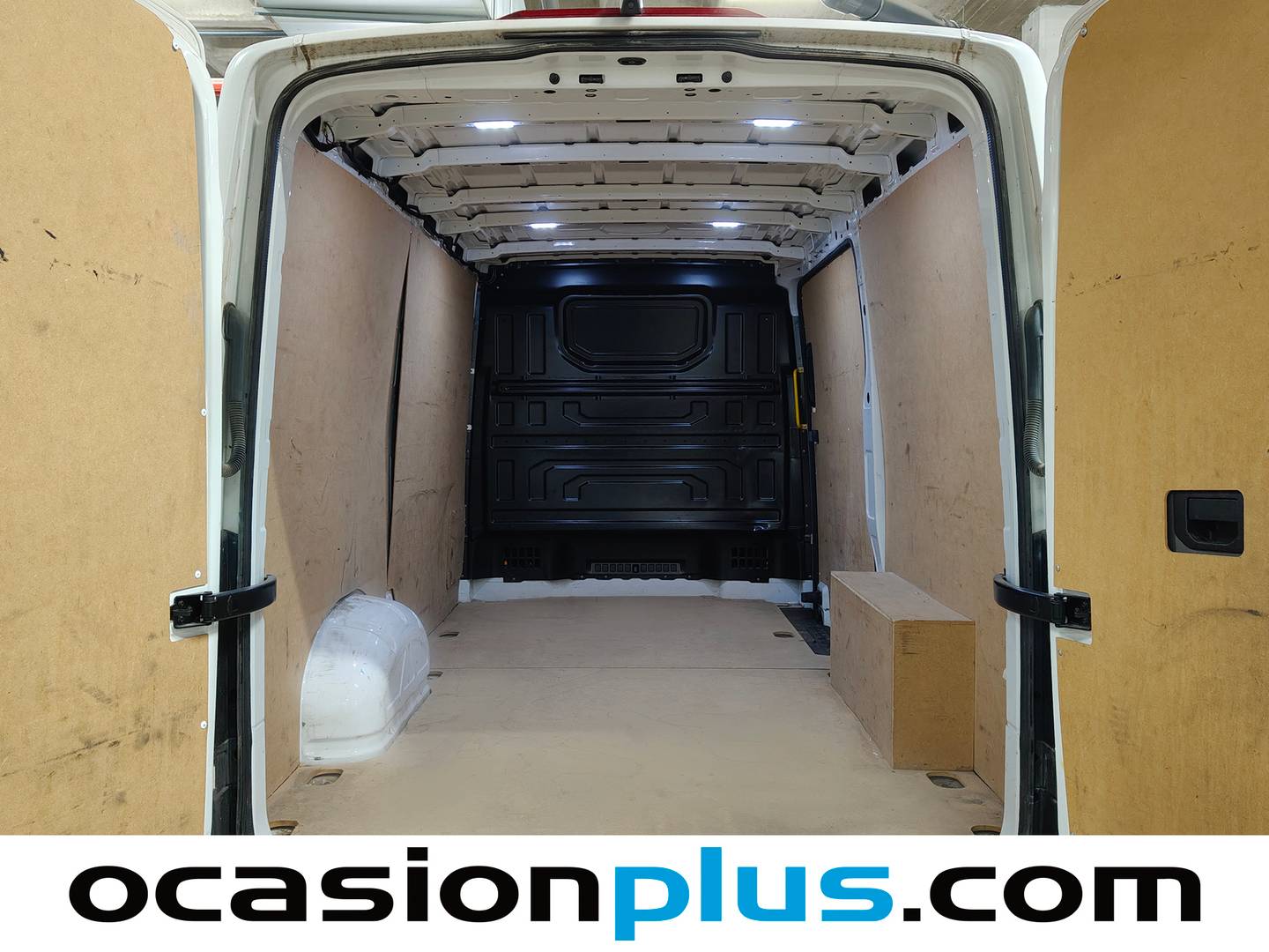 Foto asientos traseros Volkswagen Crafter Volkswagen Crafter Furgon Batalla Media TN 2.0 TDI L3H2 (102 CV) 3.000