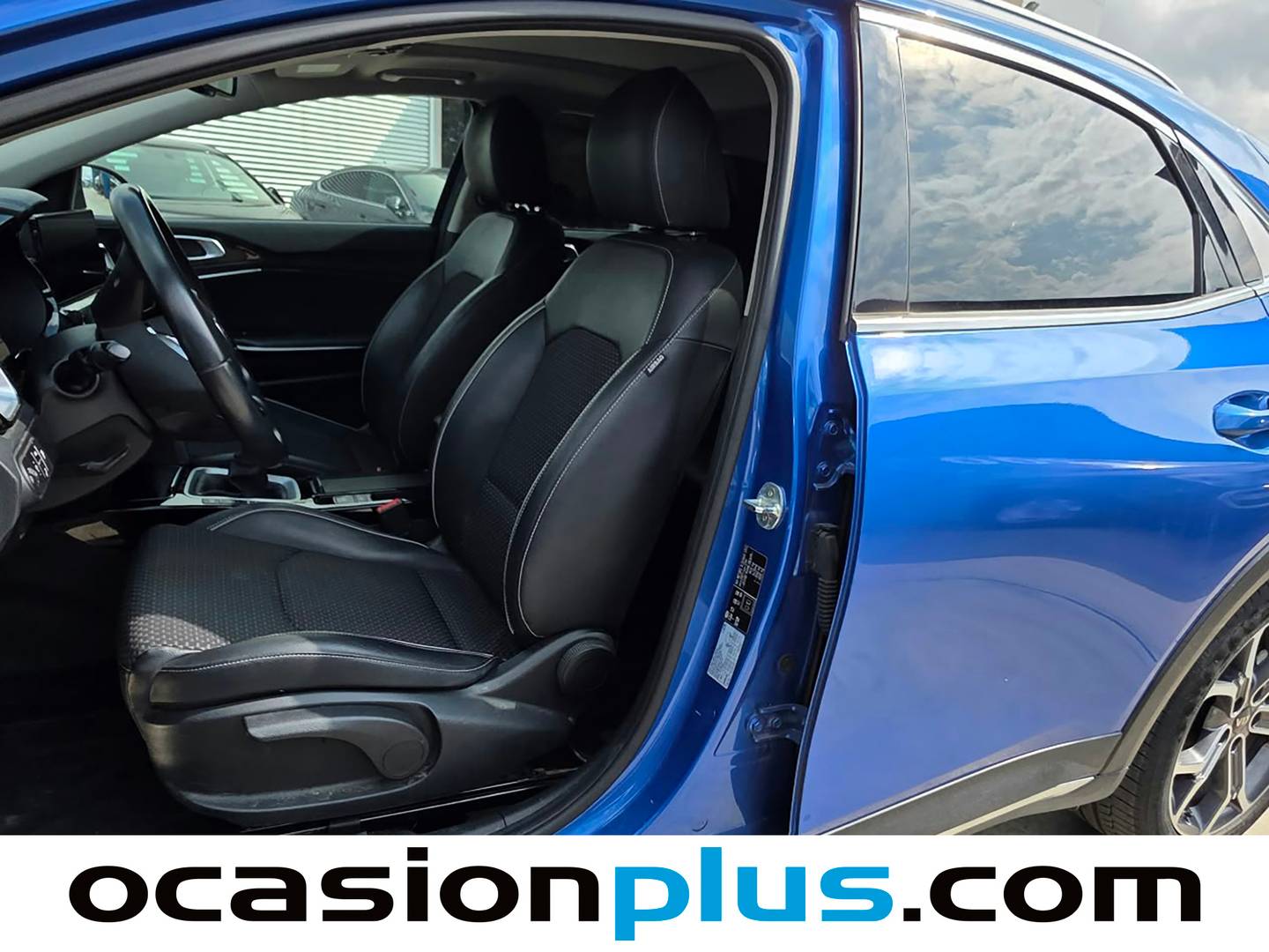 Foto asientos delanteros KIA XCeed KIA XCeed 1.6 MHEV iMT Emotion (136 CV)