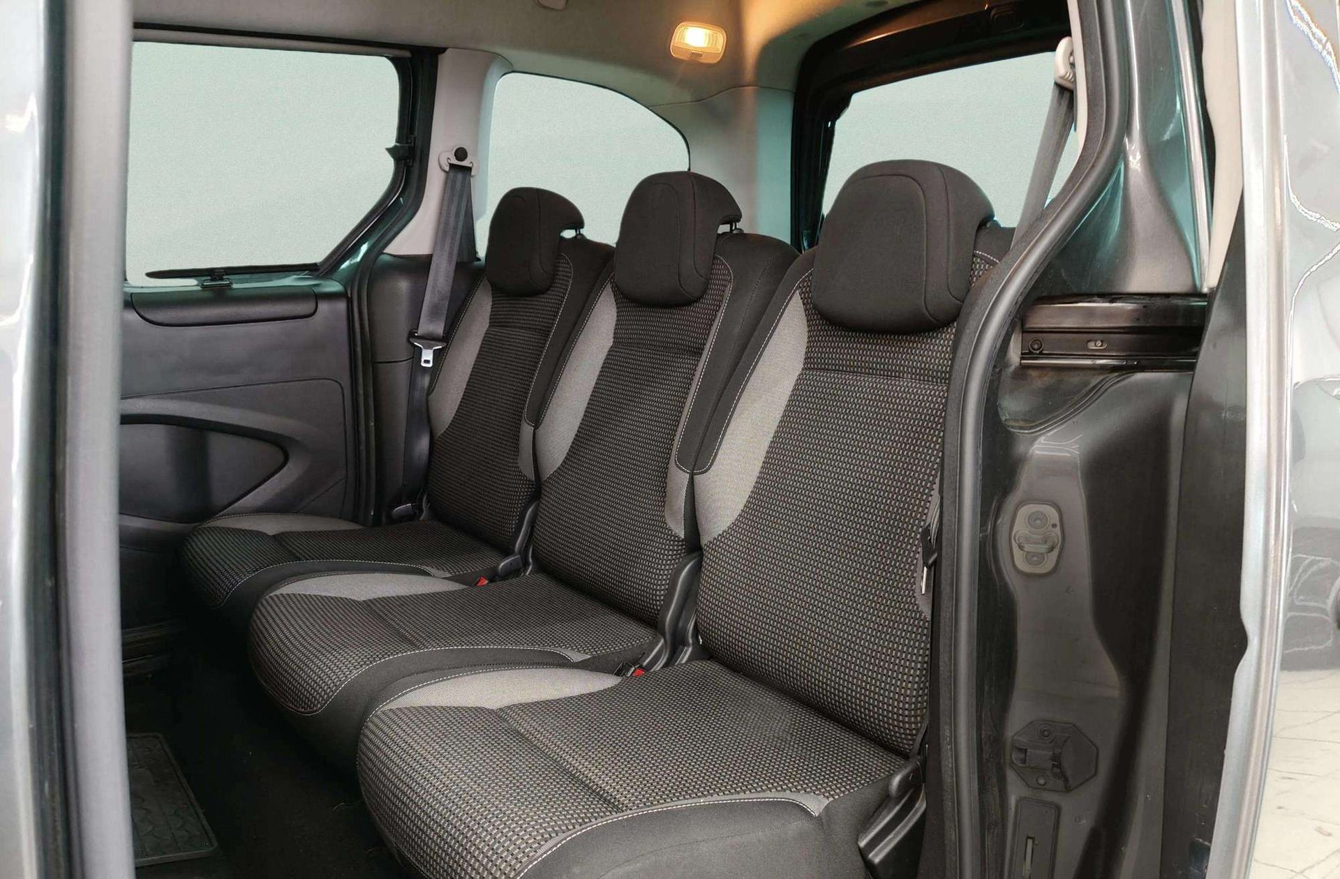 Peugeot Partner Tepee BlueHDi 120 Adventure Edition - foto 11