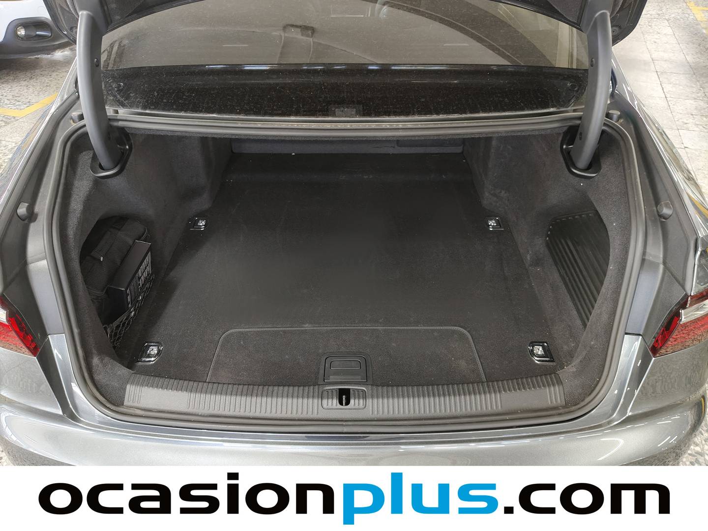 Fotos maletero Audi A8 Audi A8 TFSIe 60 TFSIe quattro (462 CV) tiptronic
