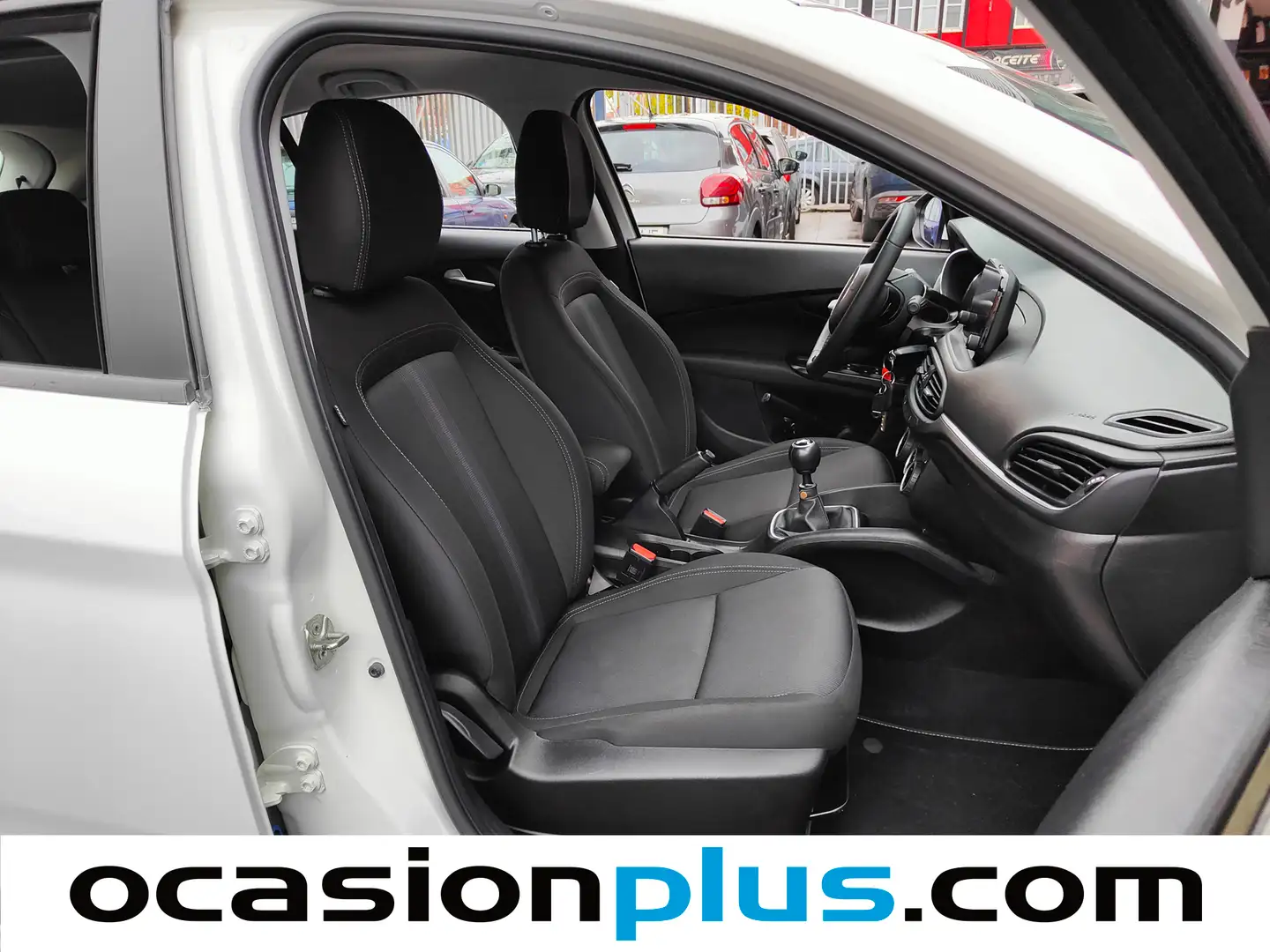 Foto Fiat Tipo Fiat Tipo 1.4 T-Jet Mirror (120 CV)