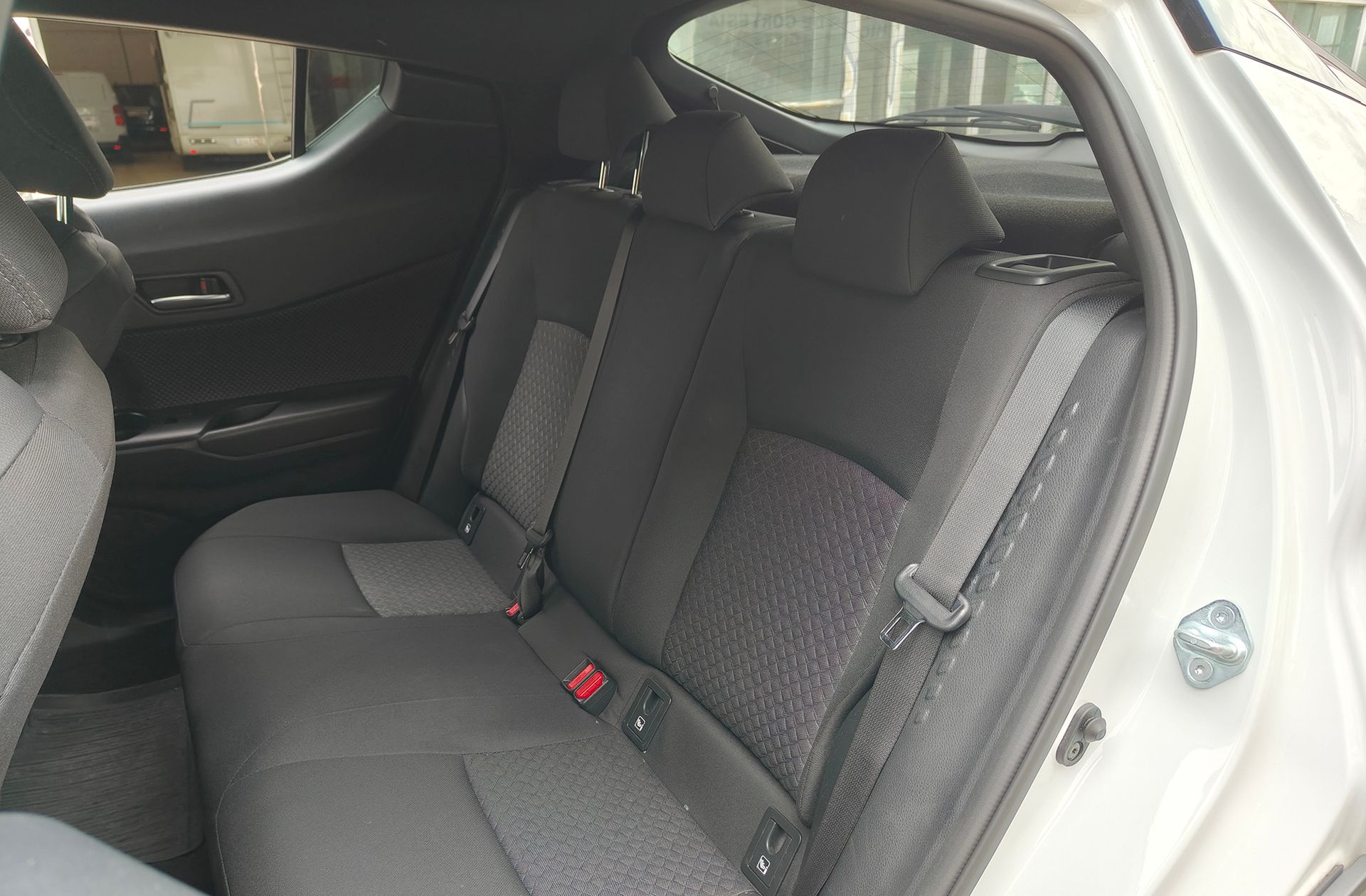 Toyota C-HR 1.8 125H Advance - foto 11