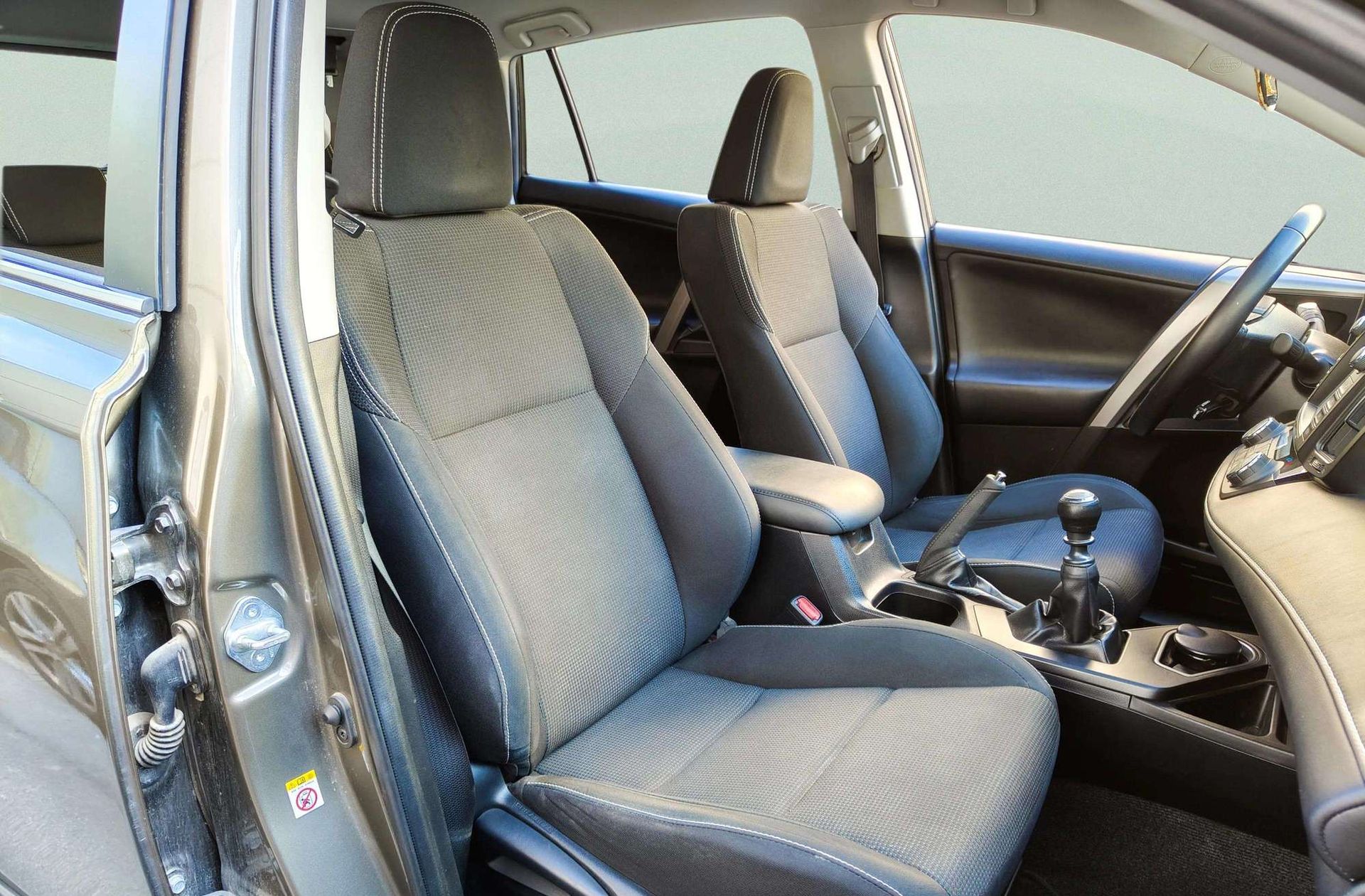 Toyota RAV4 150D 2WD Advance - foto 19
