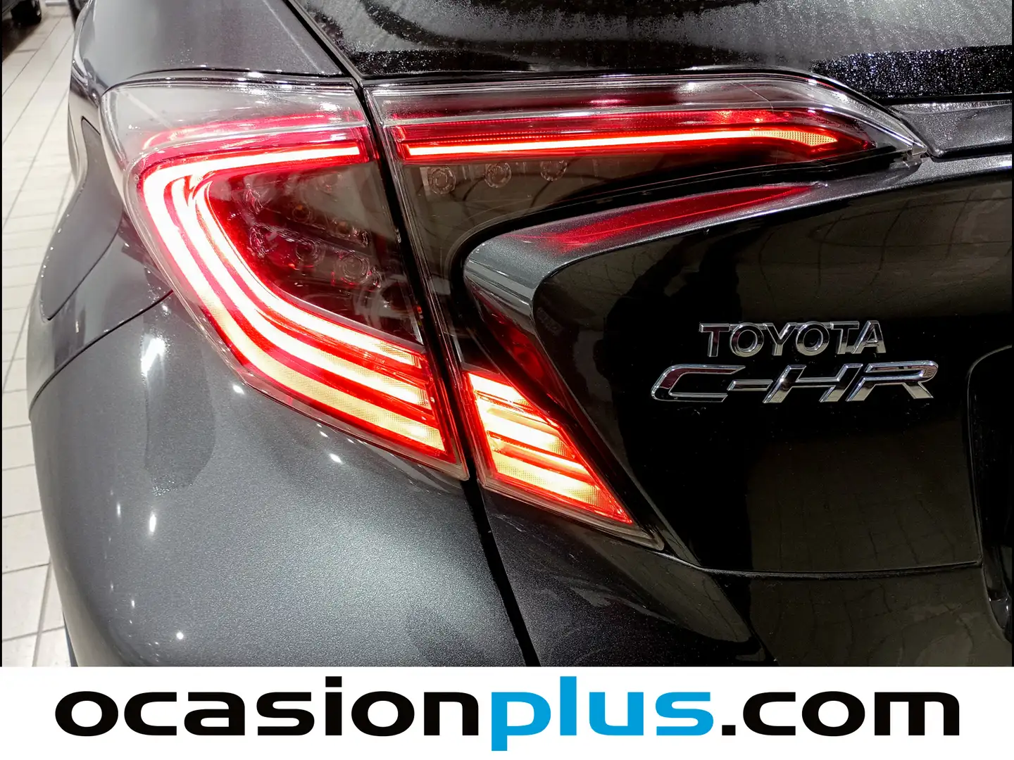 Foto Toyota C-HR Toyota C-HR 1.8 125H Dynamic Plus (122 CV)