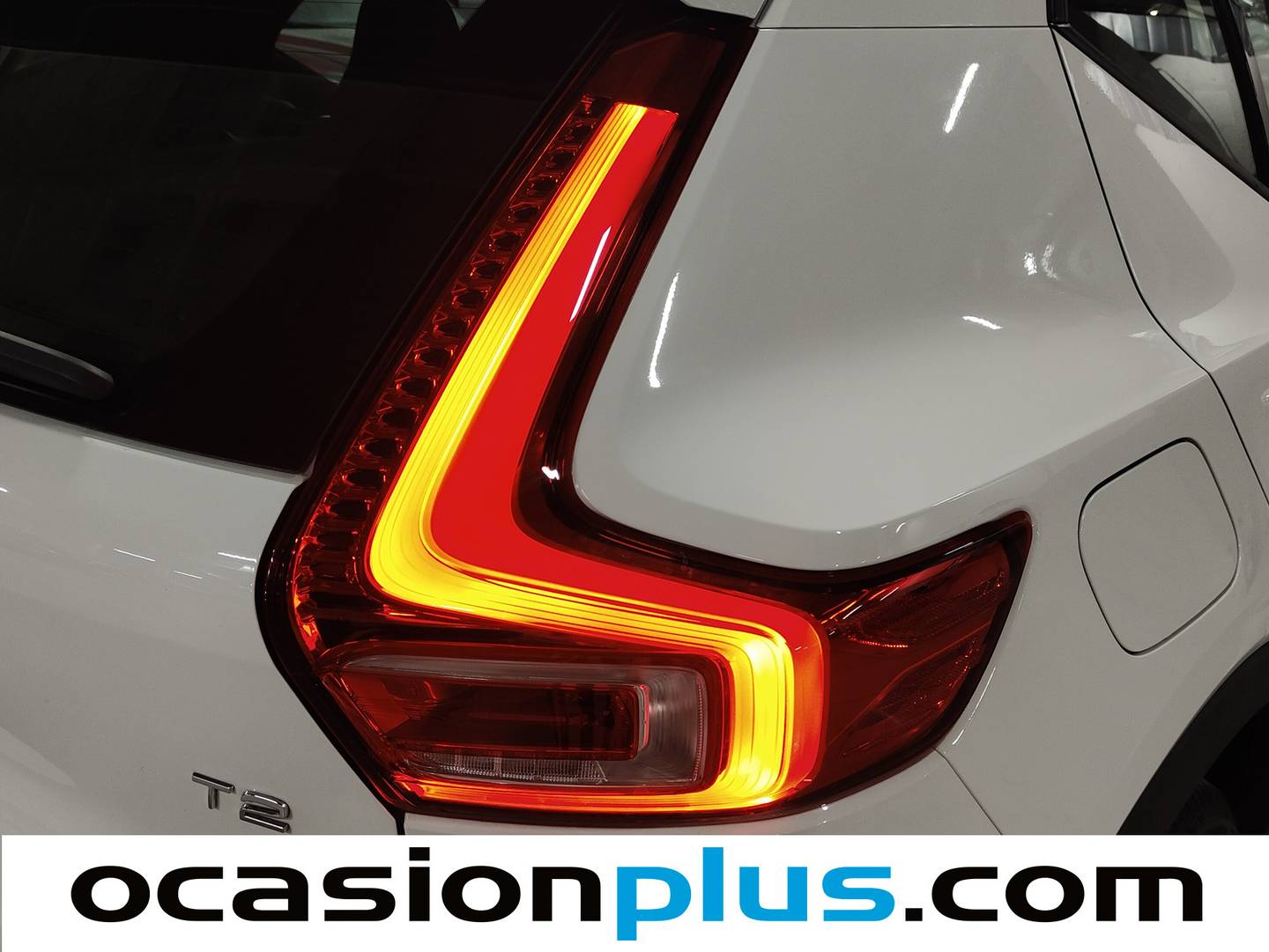 Acabados Volvo XC40 Volvo XC40 T2 Momentum Core (129 CV)