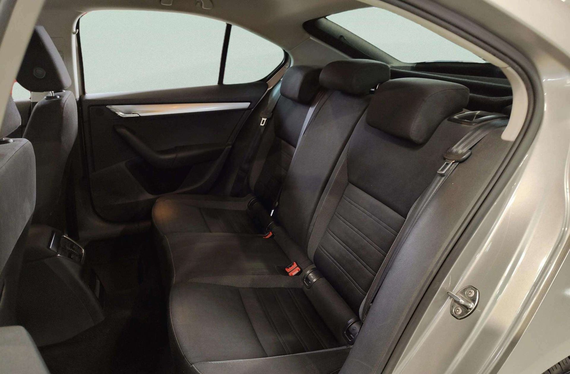 Škoda Octavia 1.6 TDI Like - foto 11