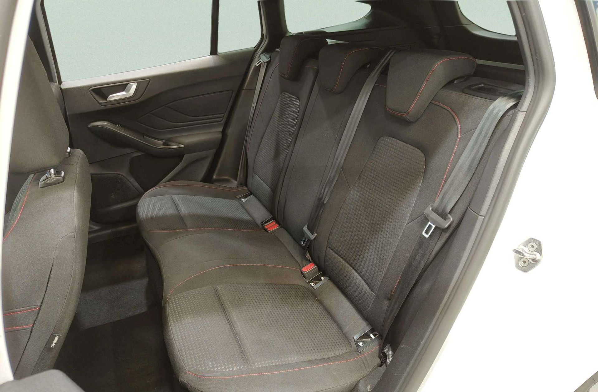 Ford Focus 1.0 EcoBoost MHEV ST-Line - foto 15
