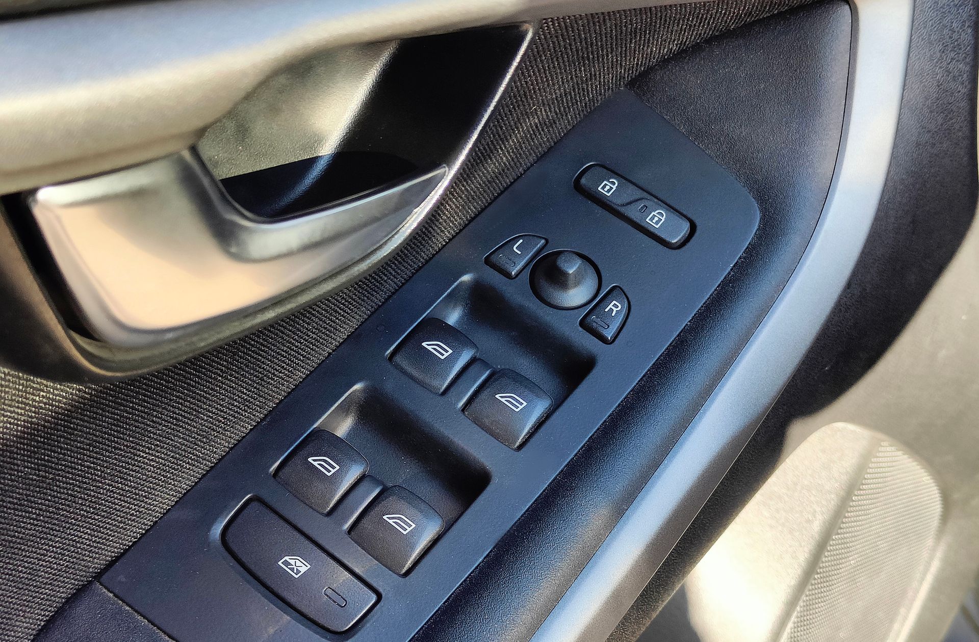 Volvo V40 T2 Kinetic - foto 29