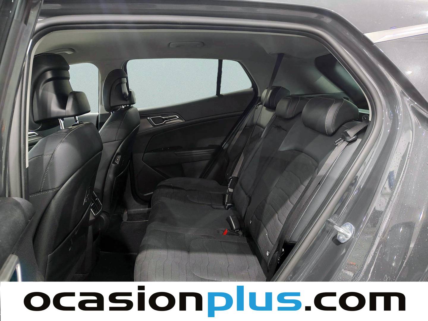 Foto asientos traseros KIA Sportage KIA Sportage 1.6 T-GDi MHEV Tech 4x2 DCT (150 CV)
