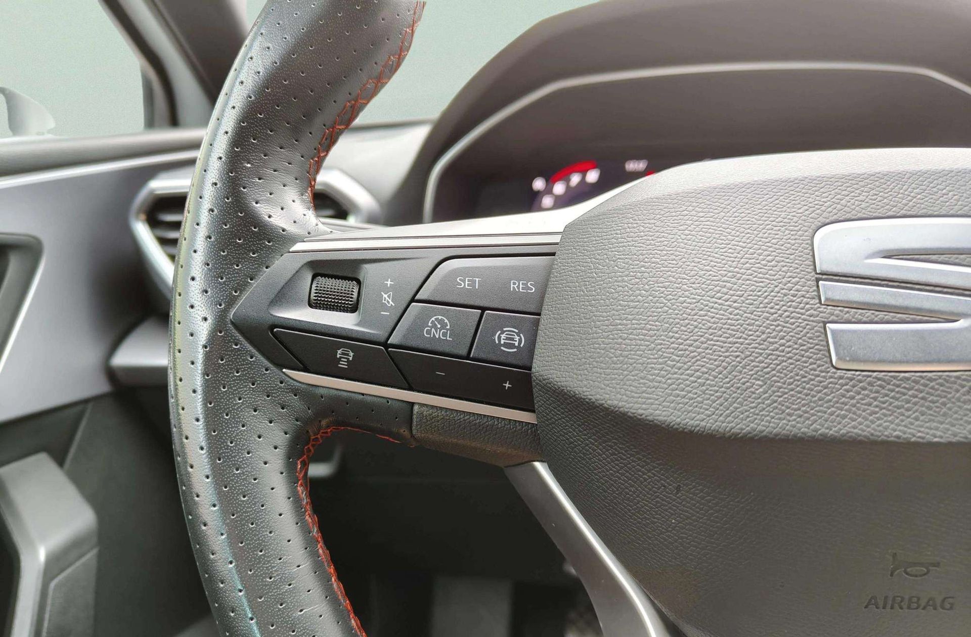 SEAT León 1.5 TSI FR 25 Aniversario - foto 35