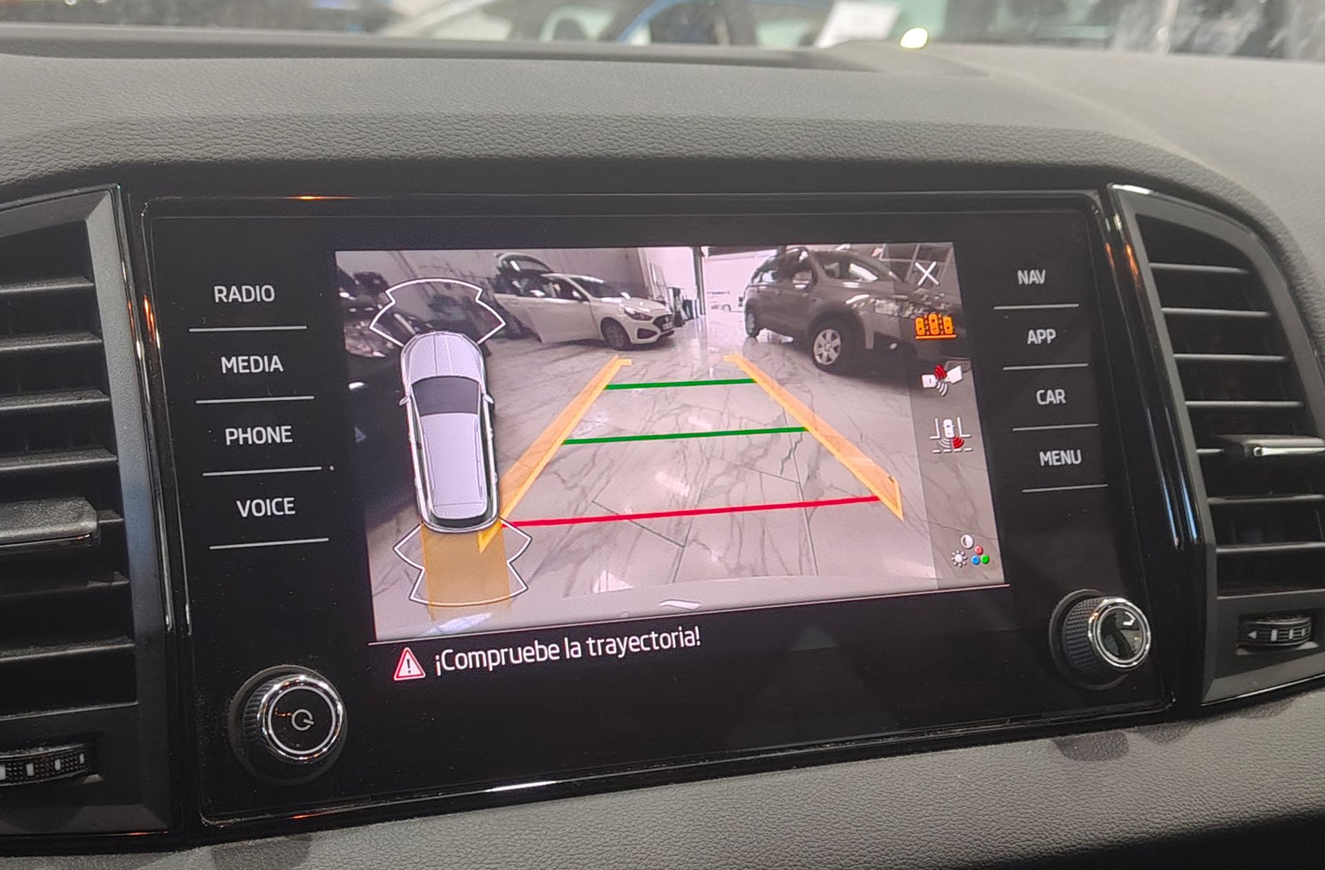 Škoda Karoq 1.0 TSI Selection - foto 7