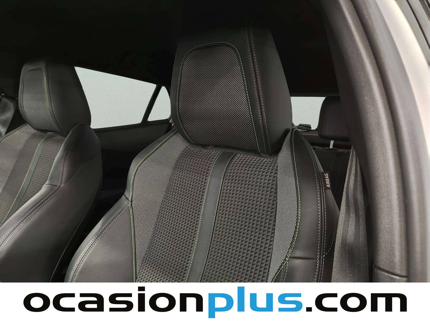 Extras y acabados del Peugeot 2008 Peugeot 2008 PureTech 130 S&S GT EAT8 (130 CV)