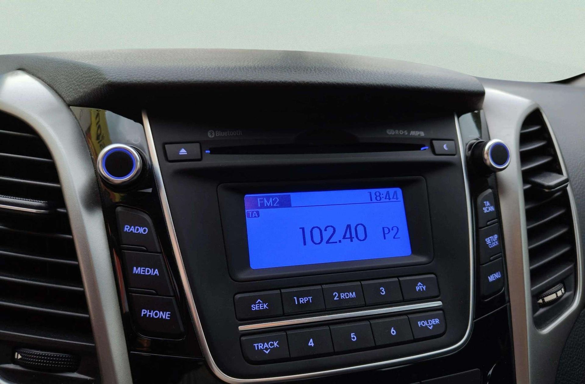 Hyundai i30 1.6 GDi BlueDrive Tecno - foto 29