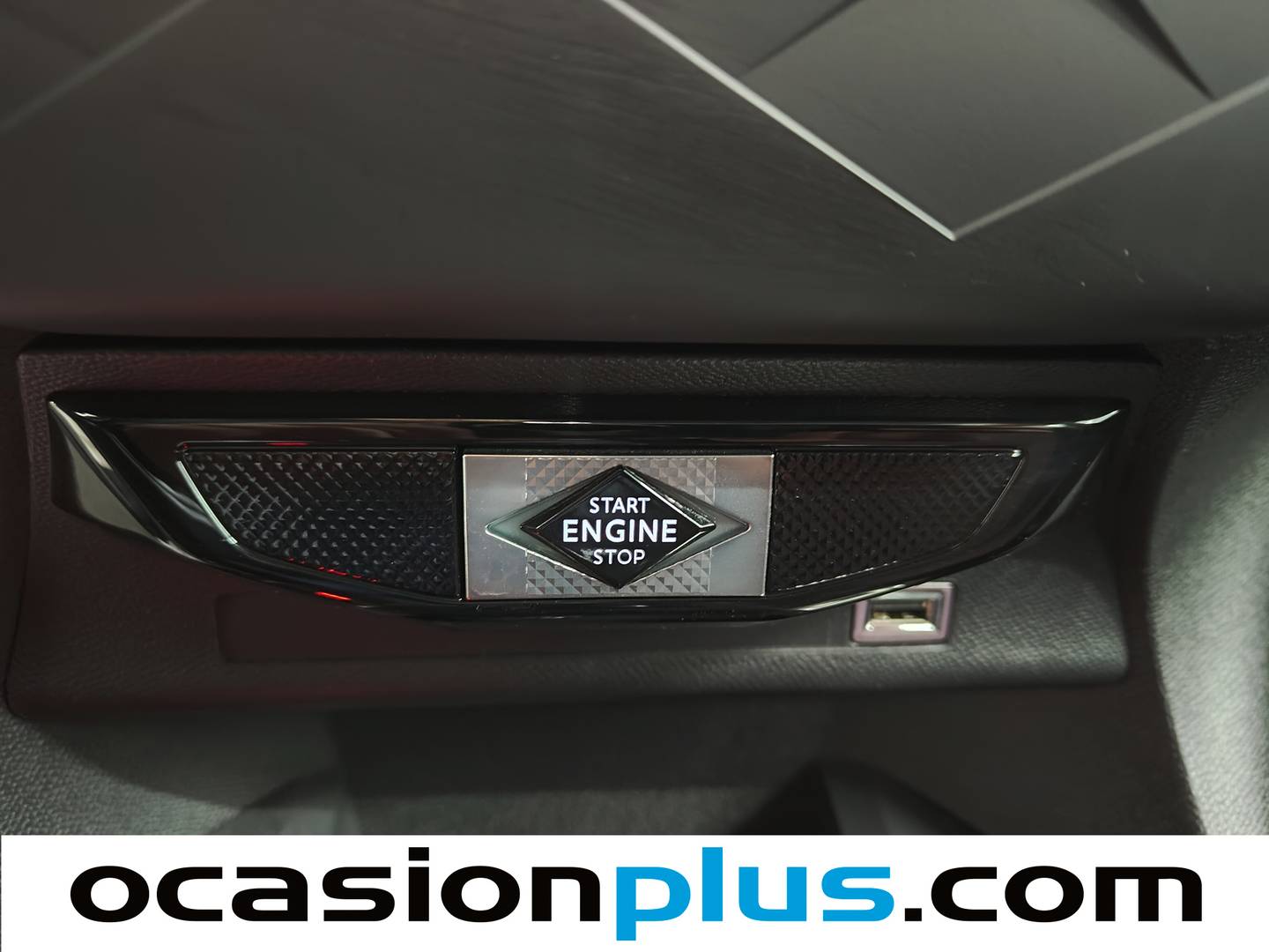 DS DS 3 Crossback DS DS3 Crossback BlueHDi 130 Ines de la Fressange Auto (131 CV) de segunda mano