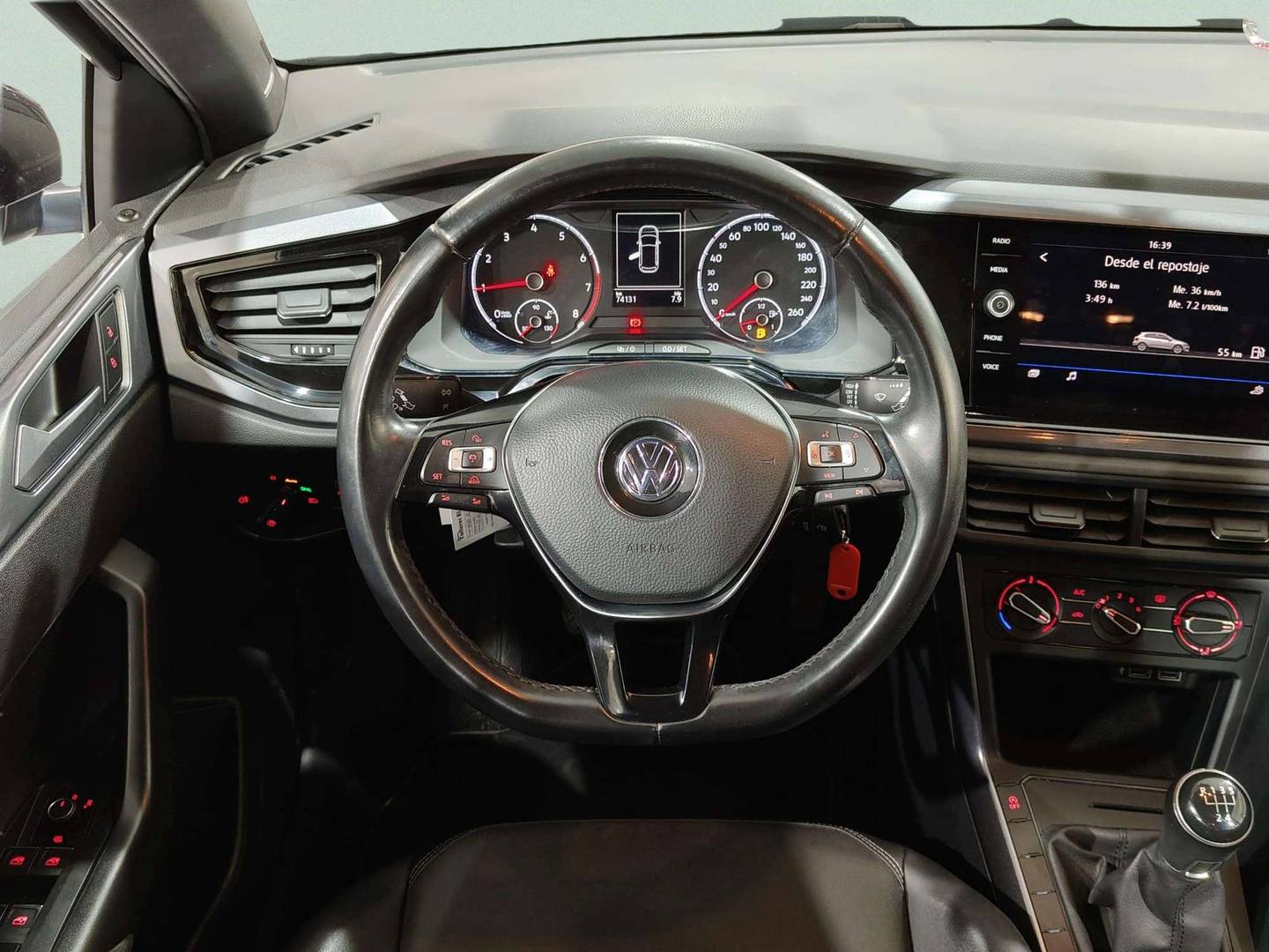 Foto Volkswagen Polo Volkswagen Polo Advance 1.0 TSI (95 CV)