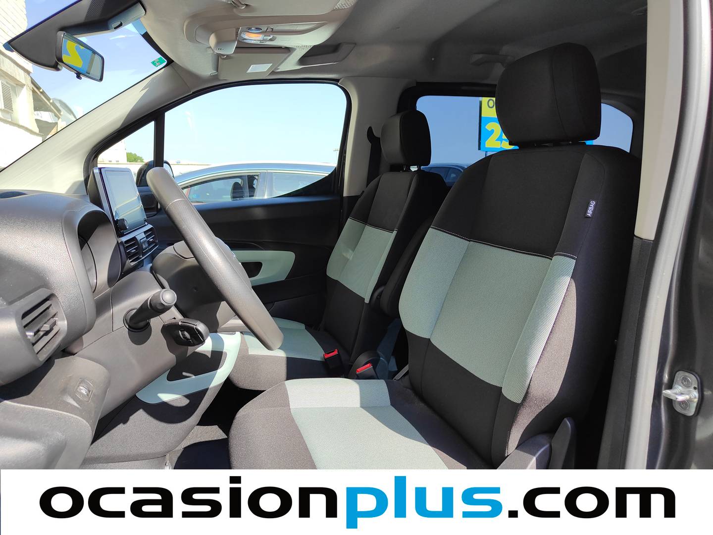 Foto asientos delanteros Citroën Berlingo Citroën Berlingo PureTech 110 S&S Talla M Feel (110 CV)