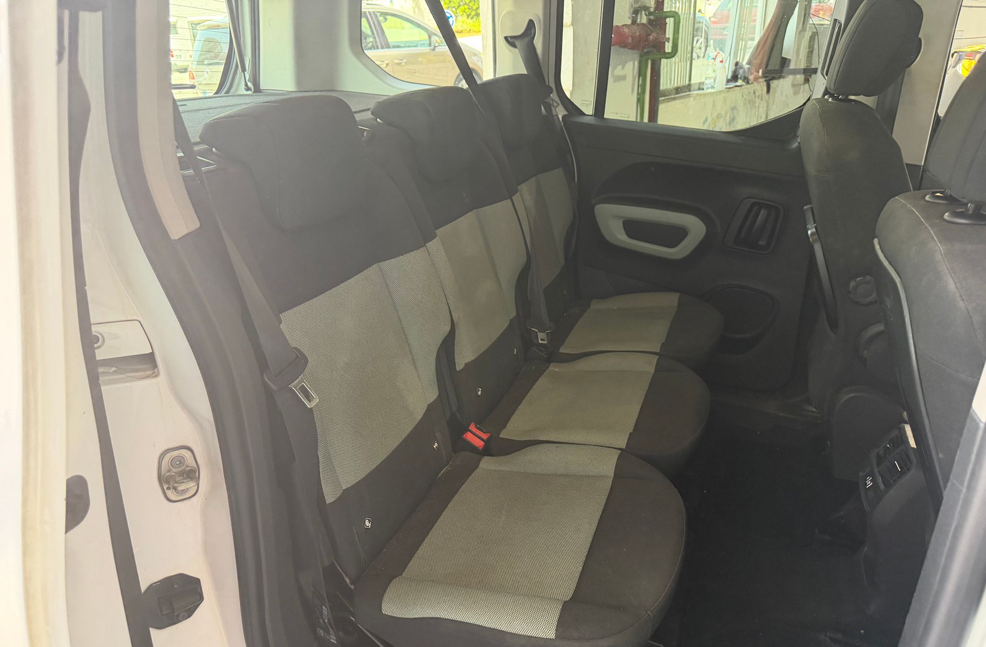 Citroën Berlingo BlueHDi 100 Talla M Shine - foto 17