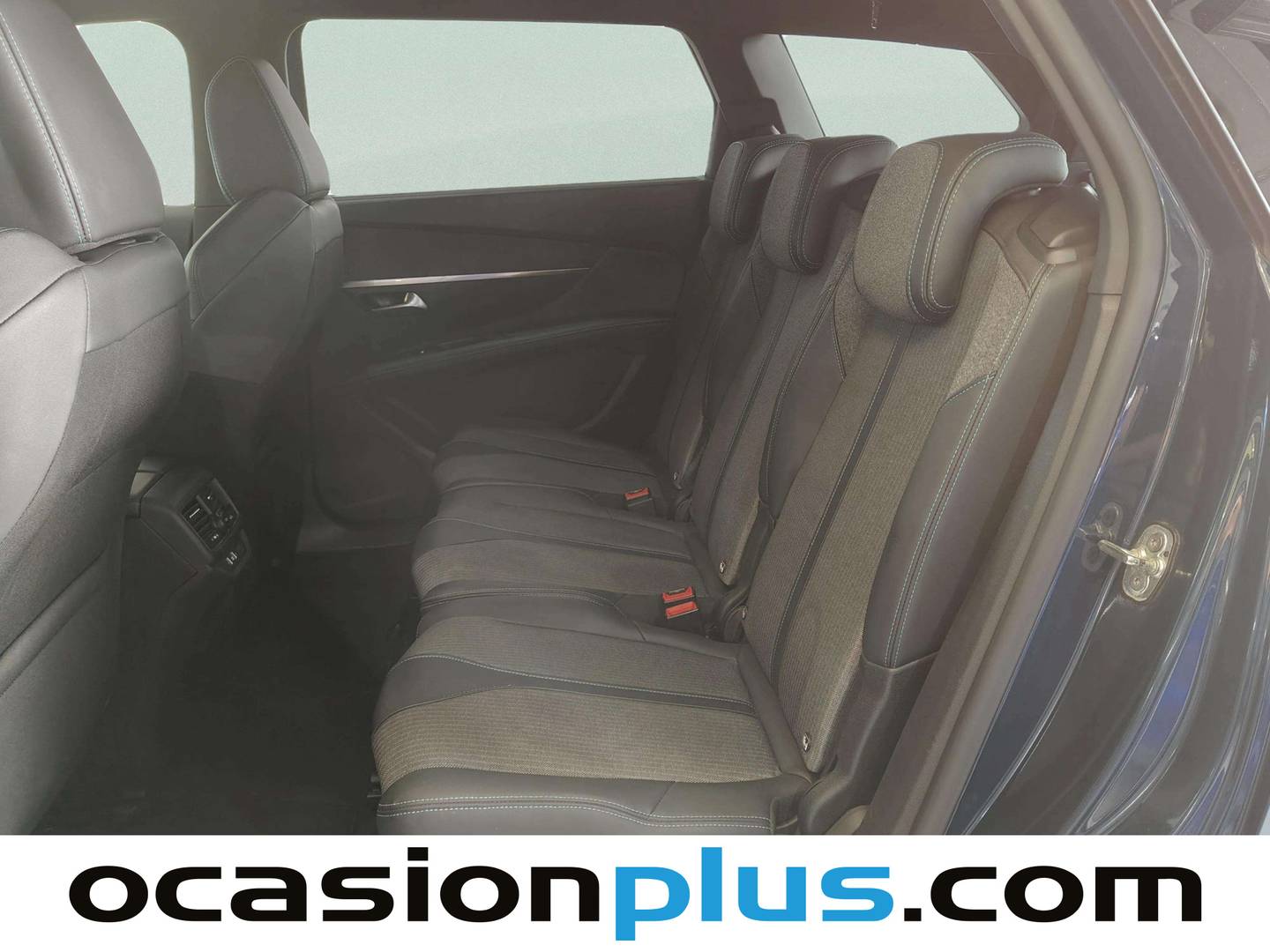 Foto asientos traseros Peugeot 5008 Hybrid Peugeot 5008 Hybrid 1.2 Allure Pack eDCS6 (136 CV) 7 Plazas