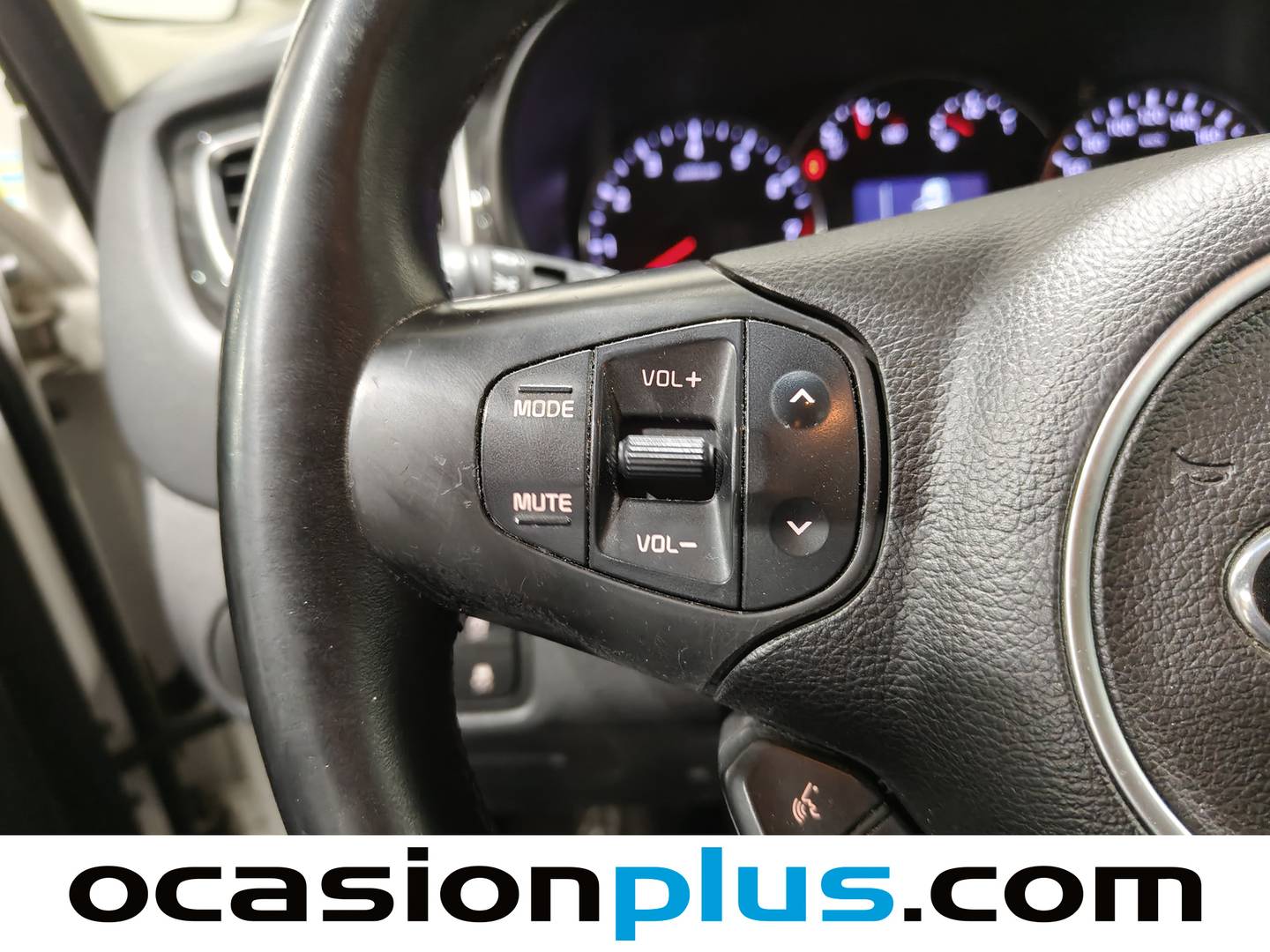 KIA Carens KIA Carens 1.6 GDi UEFA Euro 2016 Eco-Dynamics (135 CV) de ocasión