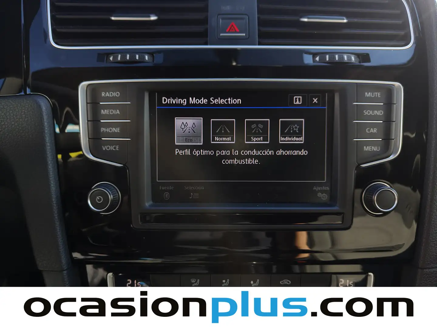 Foto Volkswagen Golf Volkswagen Golf Sport 1.6 TDI BMT (110 CV) Pack R-Line