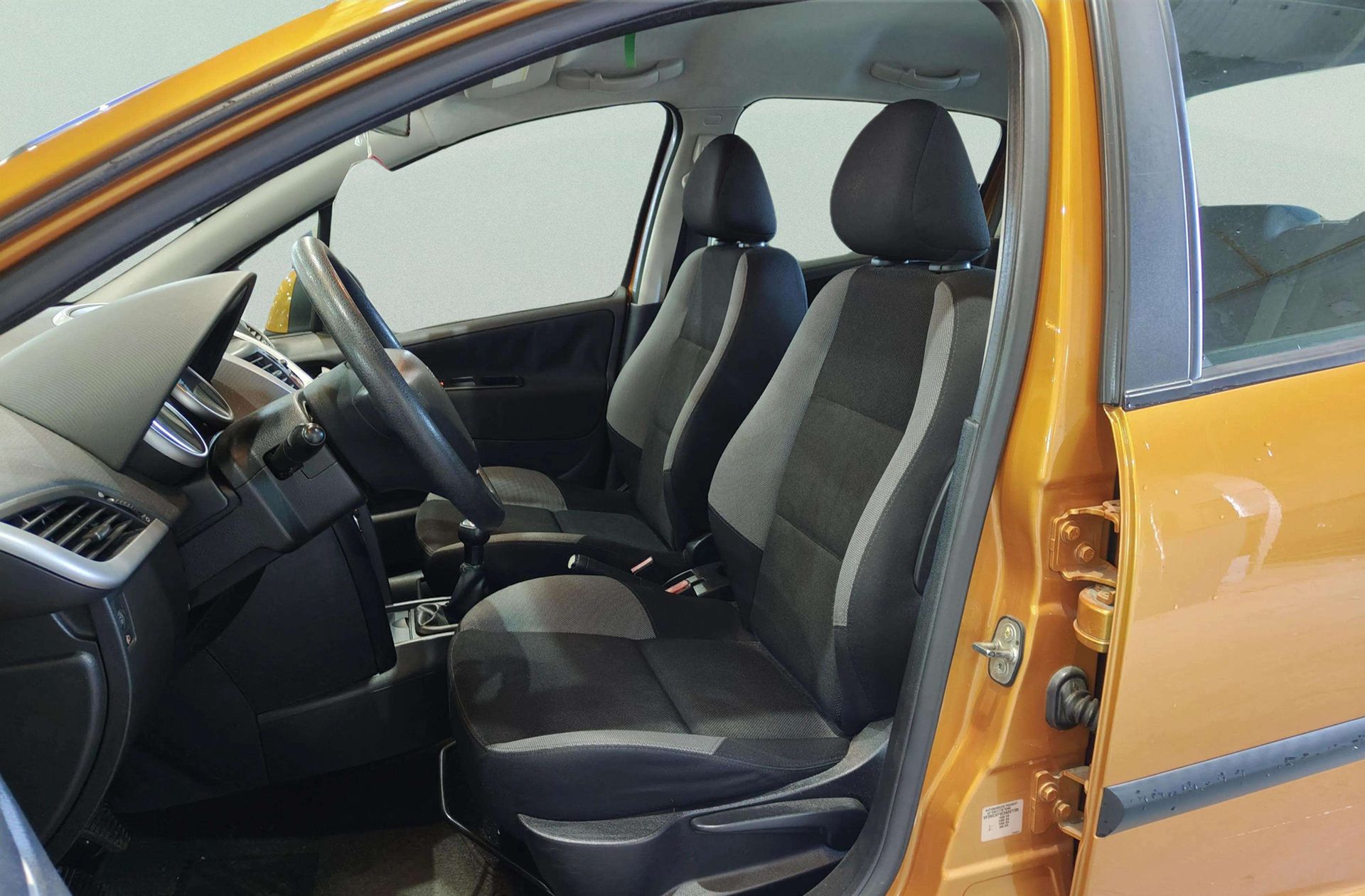 Peugeot 207 1.4 Confort - foto 8